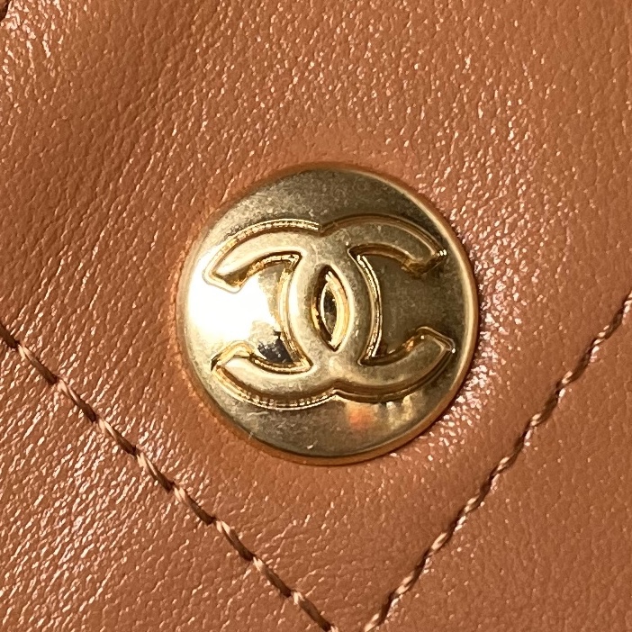 CHANEL 24P Hobo Hippie Messenger Bag AS4743 19x24x5cm