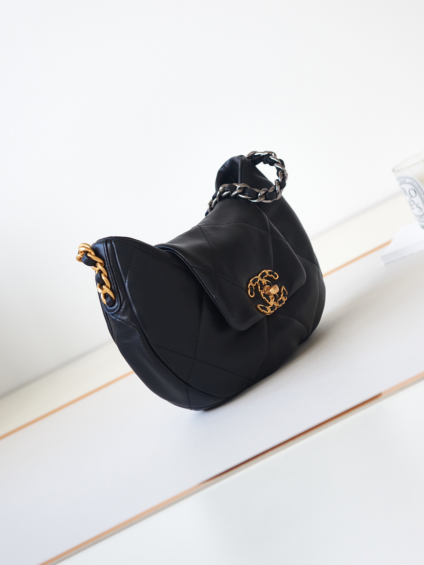 CHANEL 24C 19 Underarm Bag AS4638 23cm