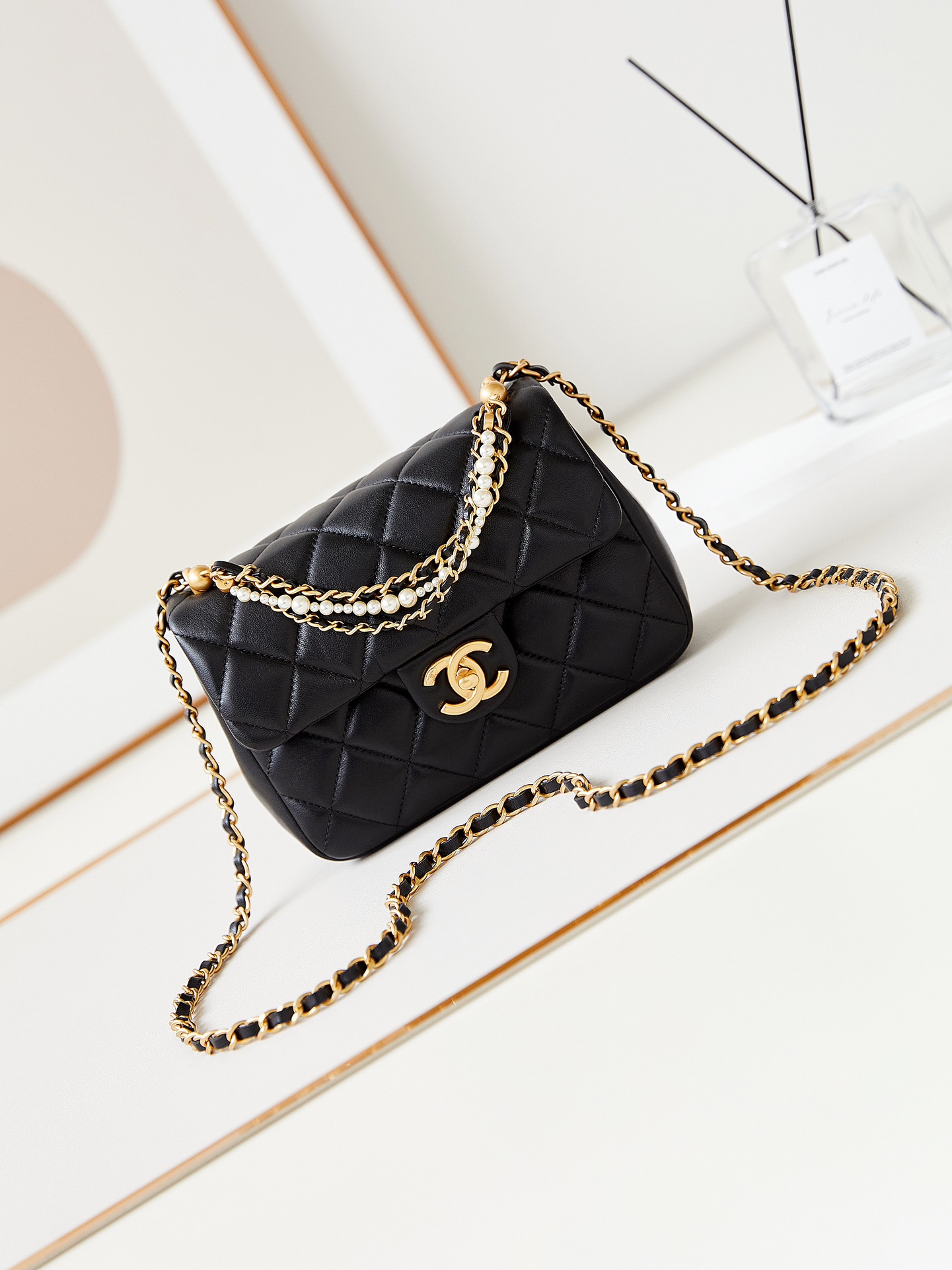 CHANEL 24P Pearl T-Shirt Bag AS4384 14.5x19.5x7.5cm