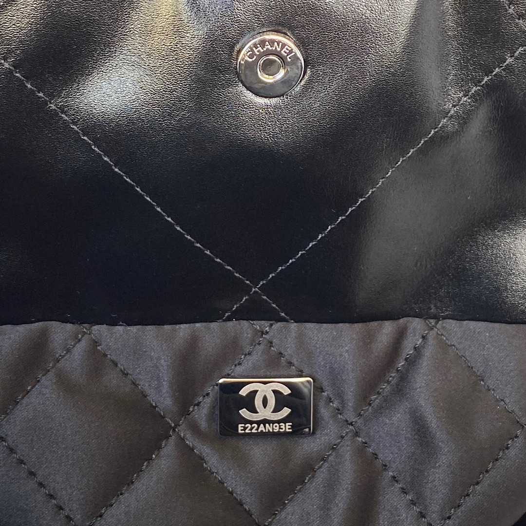 CHANEL 2022S 22 Bag Shopping Bag AS3261 Medium 39x42x8cm