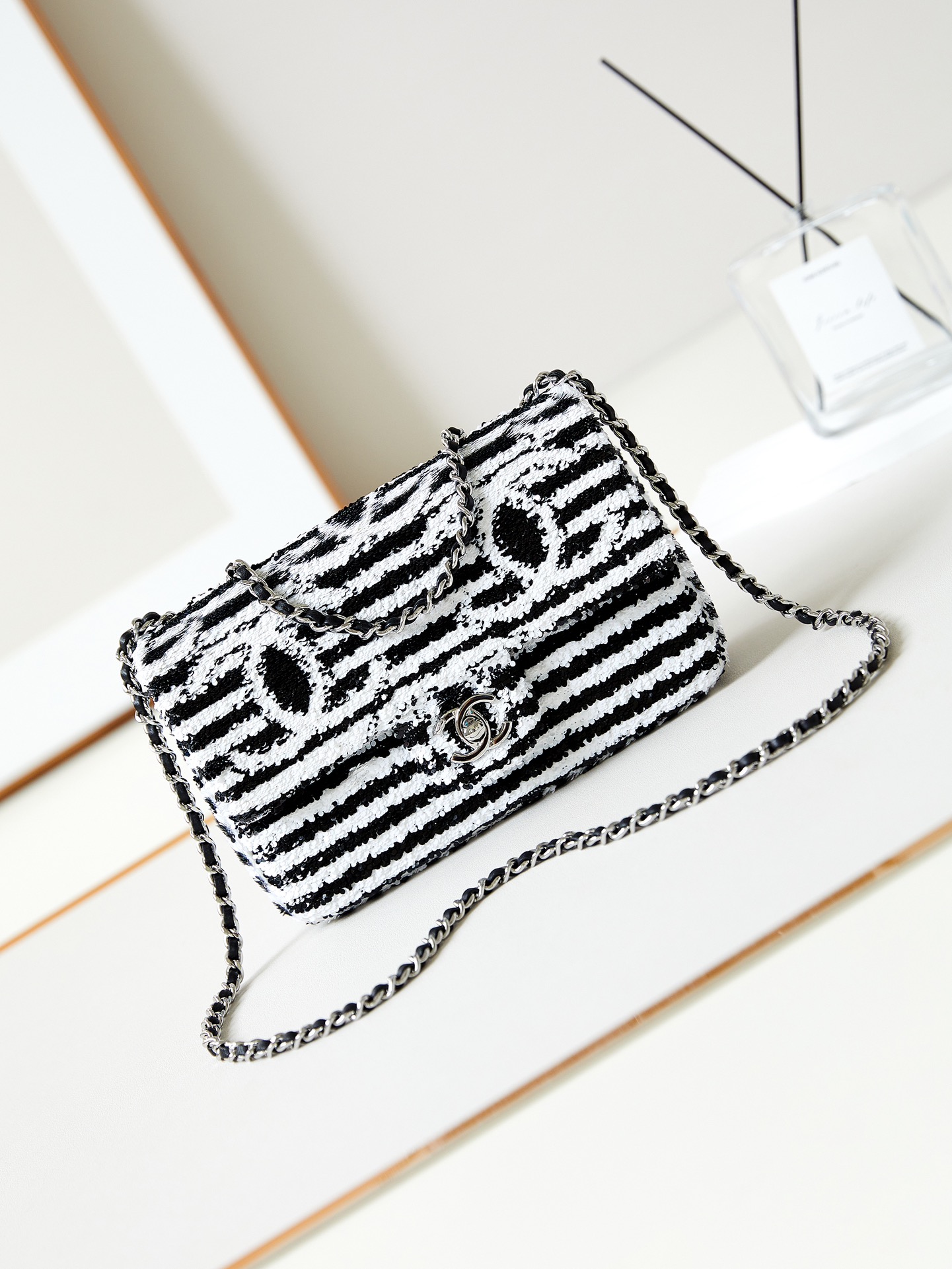 CHANEL Small Flap BagRef. AS4561 B16495 NY077