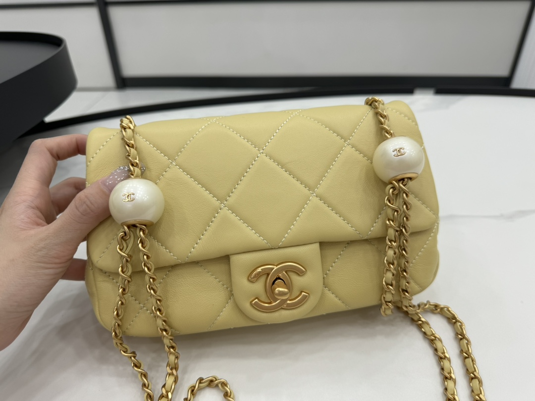 CHANEL Small Flap BagRef. AS4861 B16573 NW779