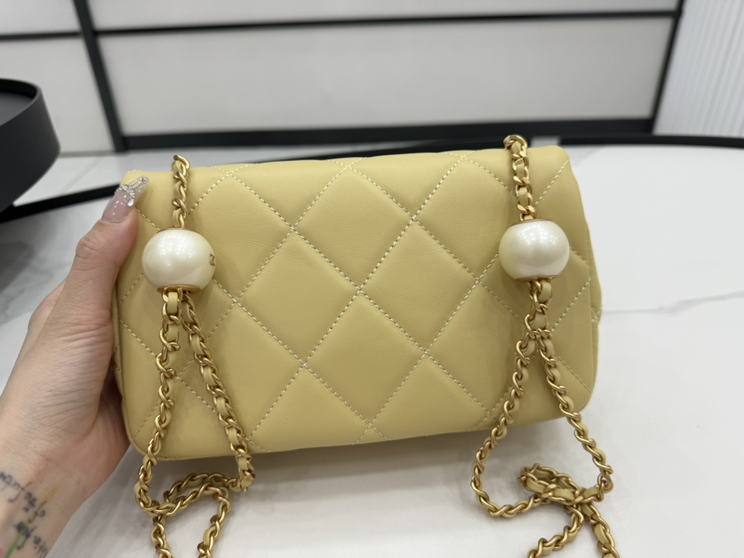 CHANEL Small Flap BagRef. AS4861 B16573 NW779