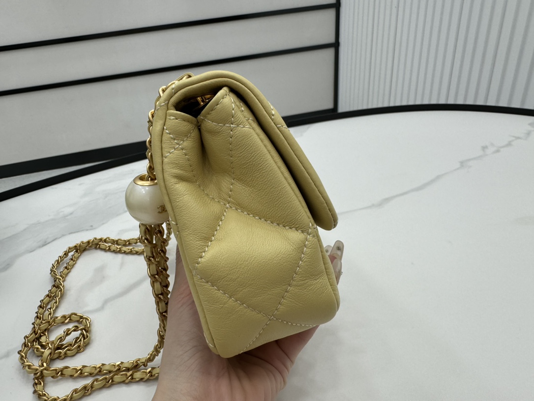 CHANEL Small Flap BagRef. AS4861 B16573 NW779