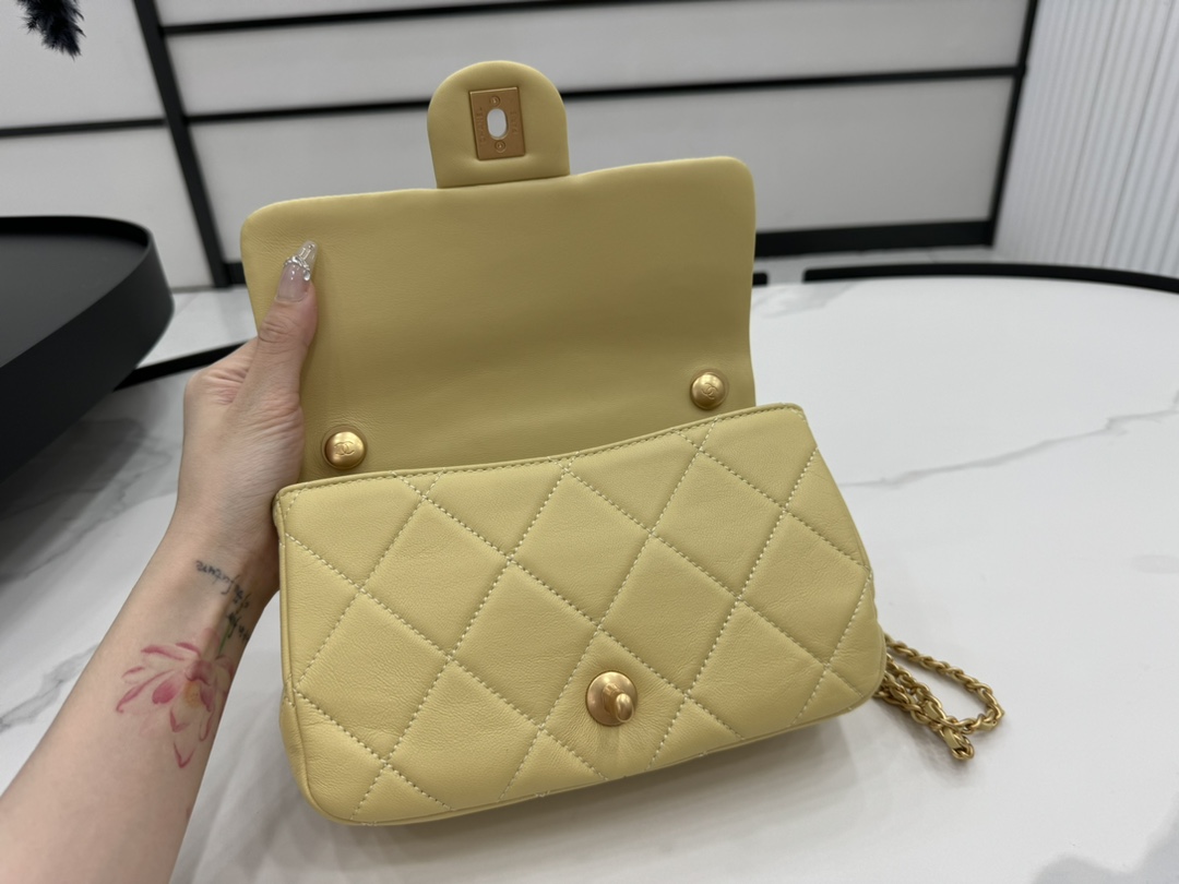 CHANEL Small Flap BagRef. AS4861 B16573 NW779