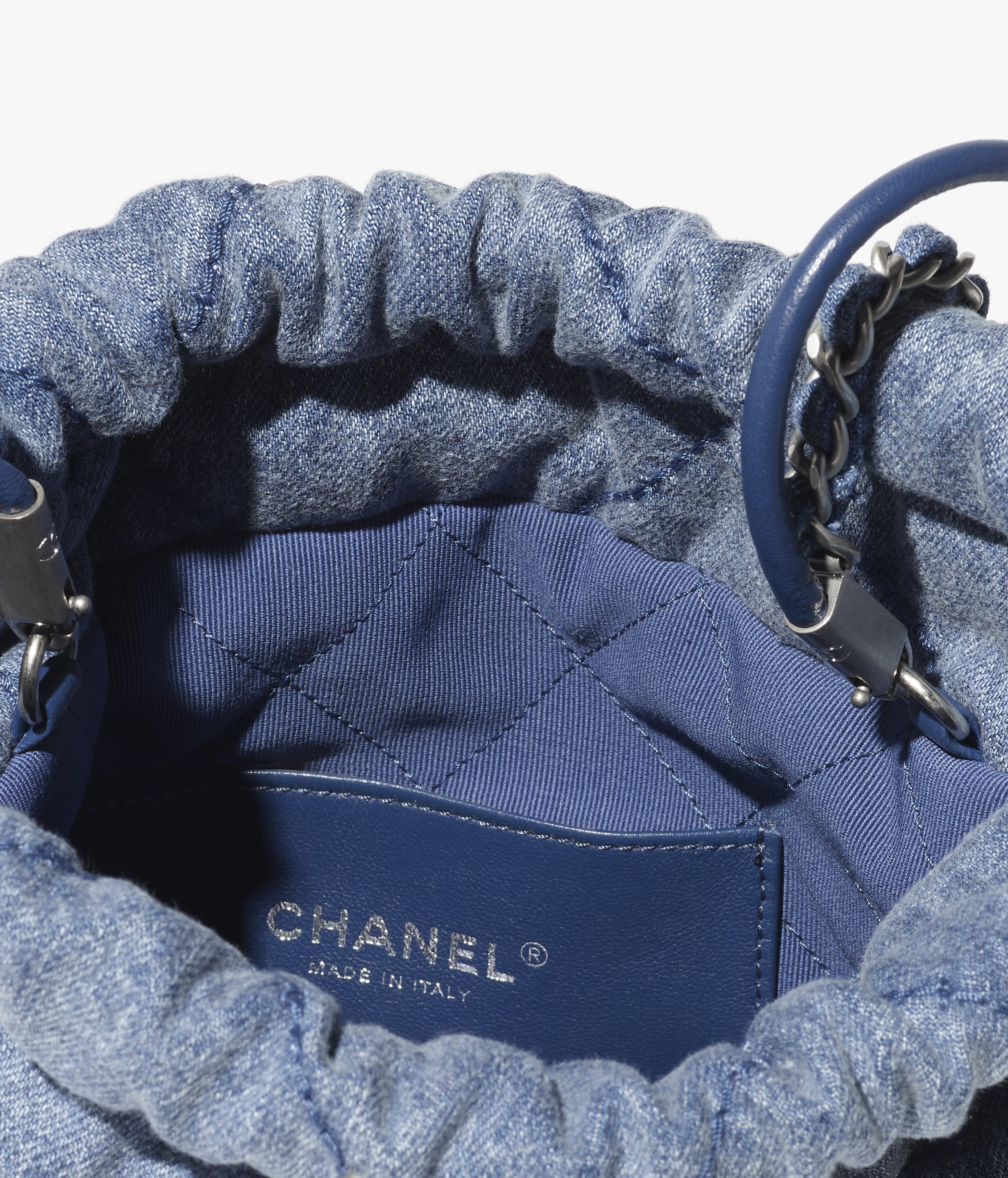 CHANEL 22 Mini HandbagRef. AS3980 B16649 NY101