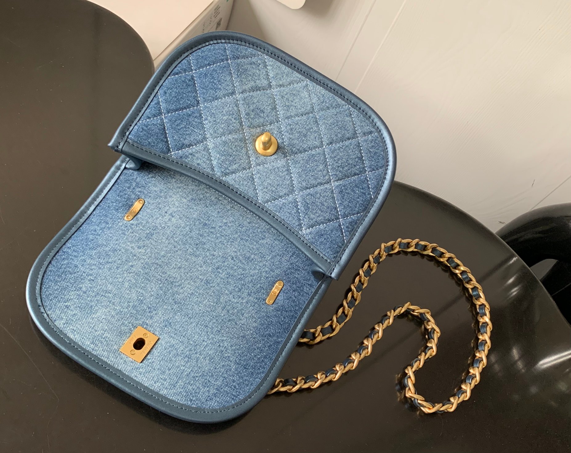 CHANEL Small Messenger BagRef. AS4850 B16714 NX158