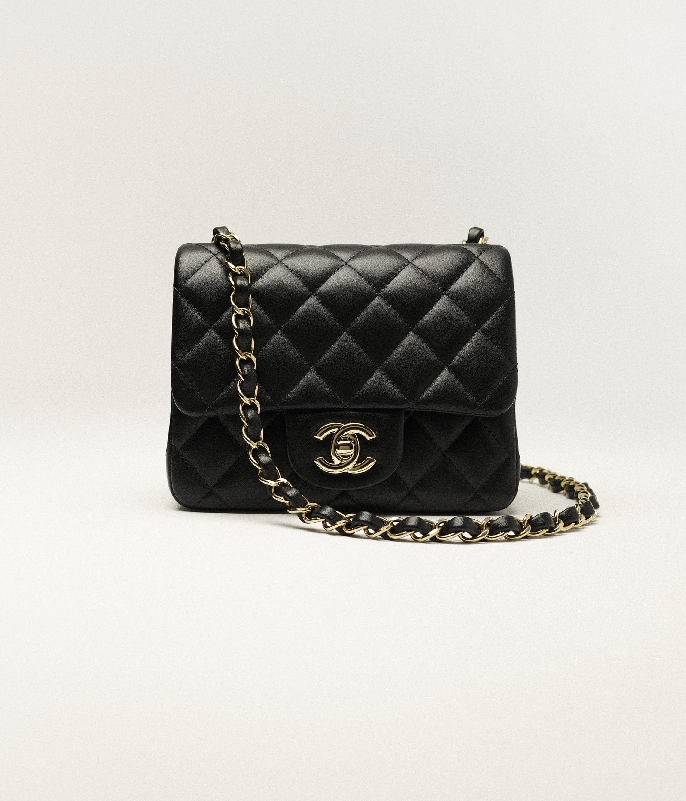 CHANEL Mini Classic HandbagRef. A35200 Y04059 94305