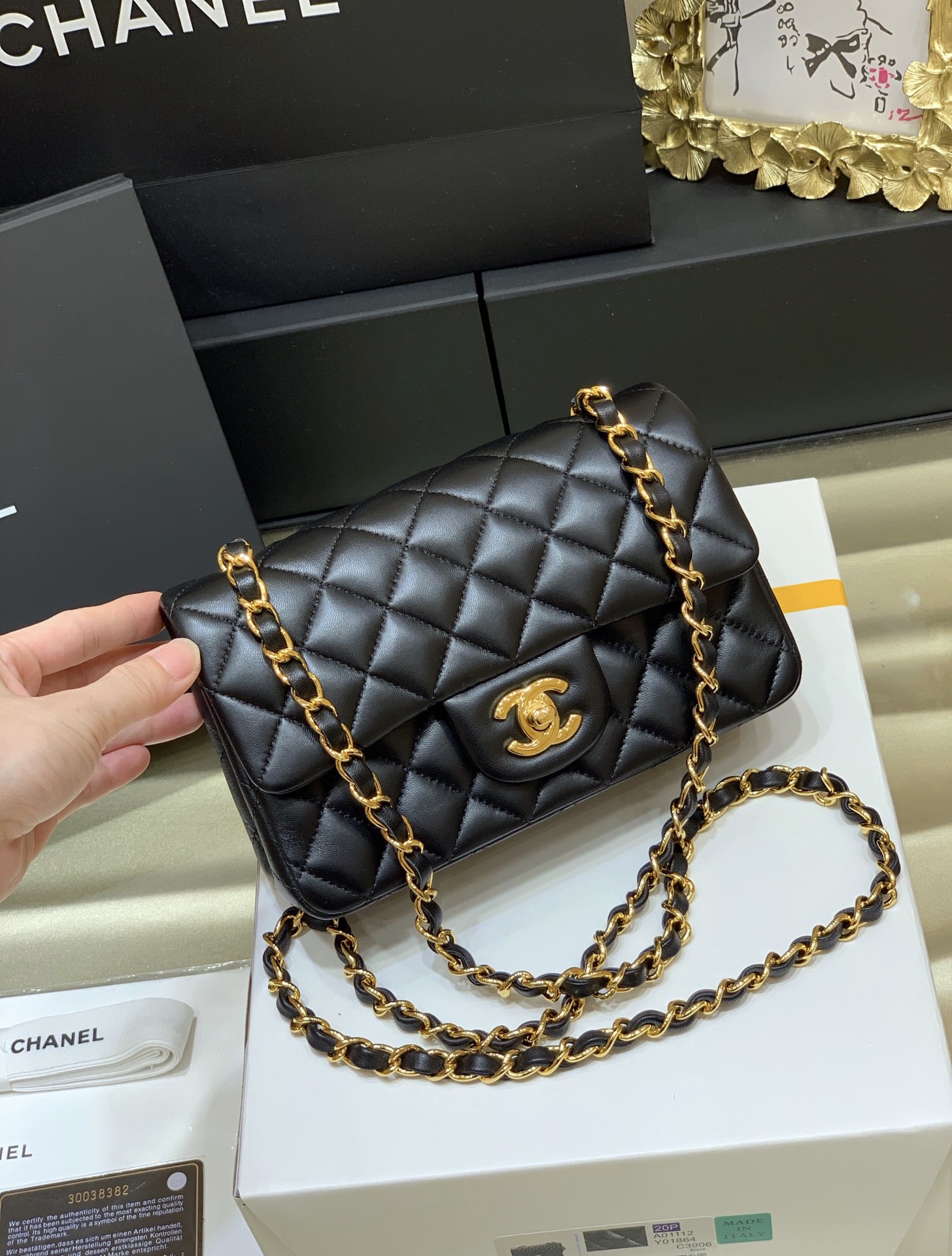 CHANEL Mini Classic HandbagRef. A69900 Y04059 94305