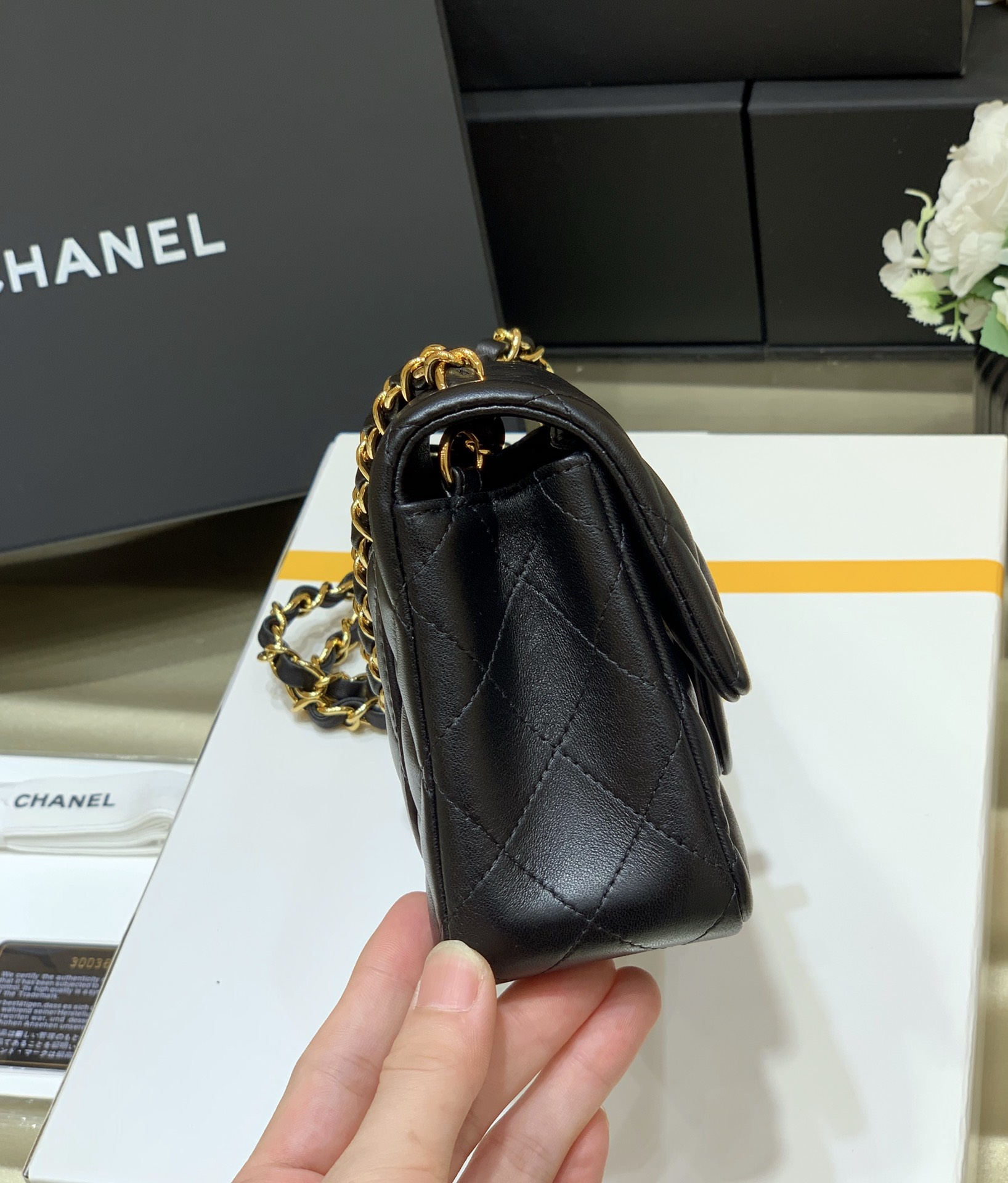 CHANEL Mini Classic HandbagRef. A69900 Y04059 94305