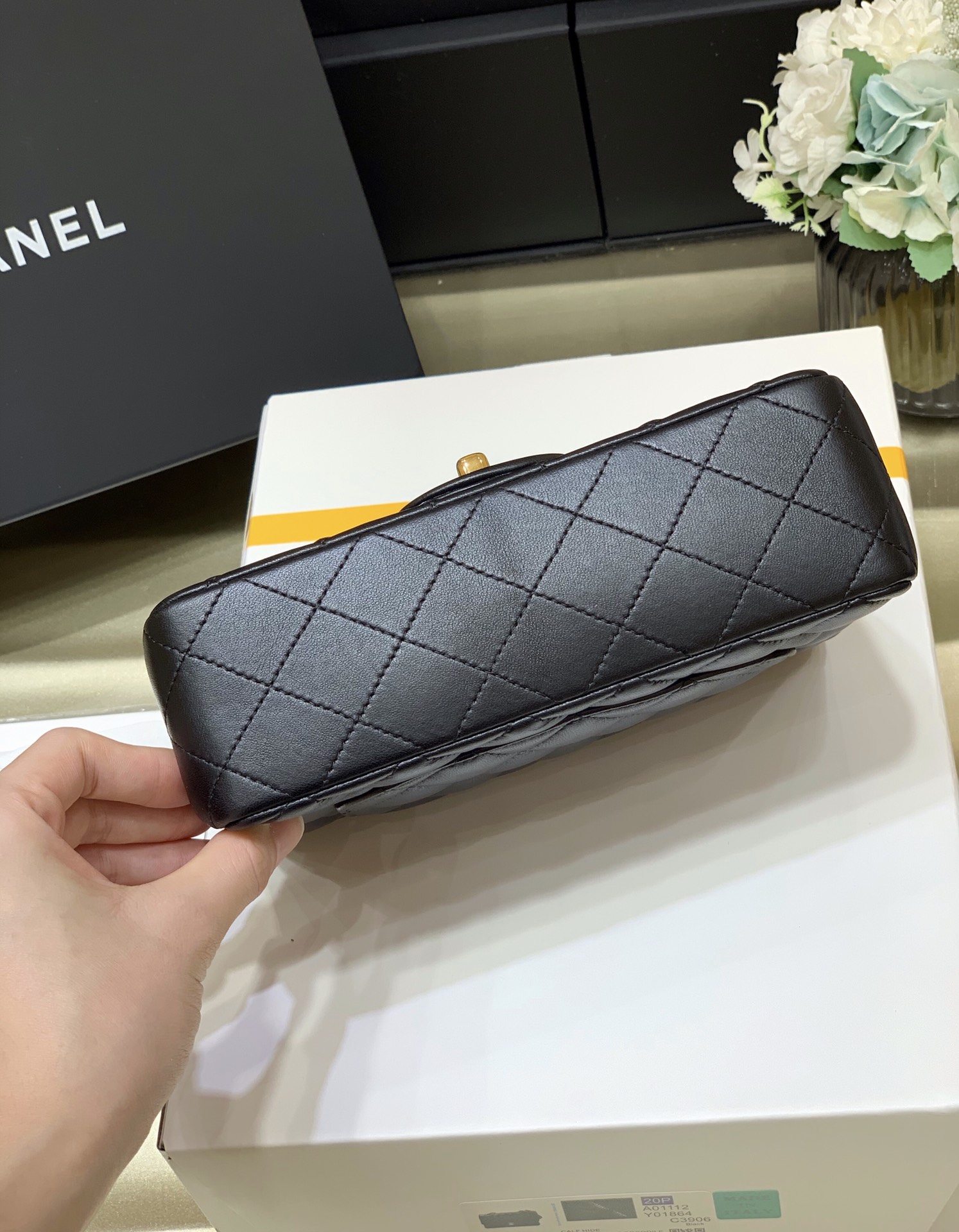 CHANEL Mini Classic HandbagRef. A69900 Y04059 94305