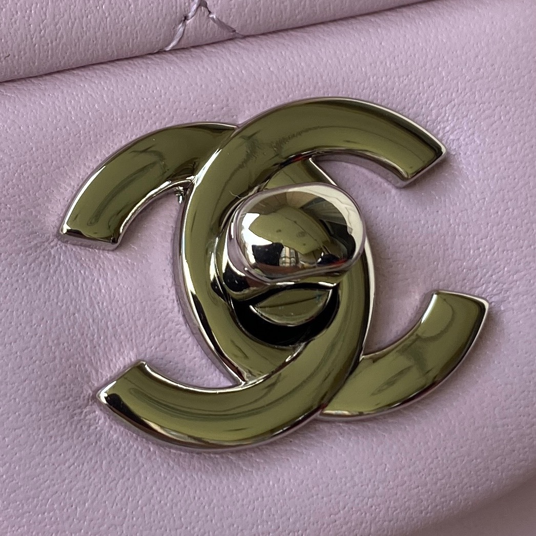 CHANEL Small Classic HandbagRef. A01113 B15532 NU932