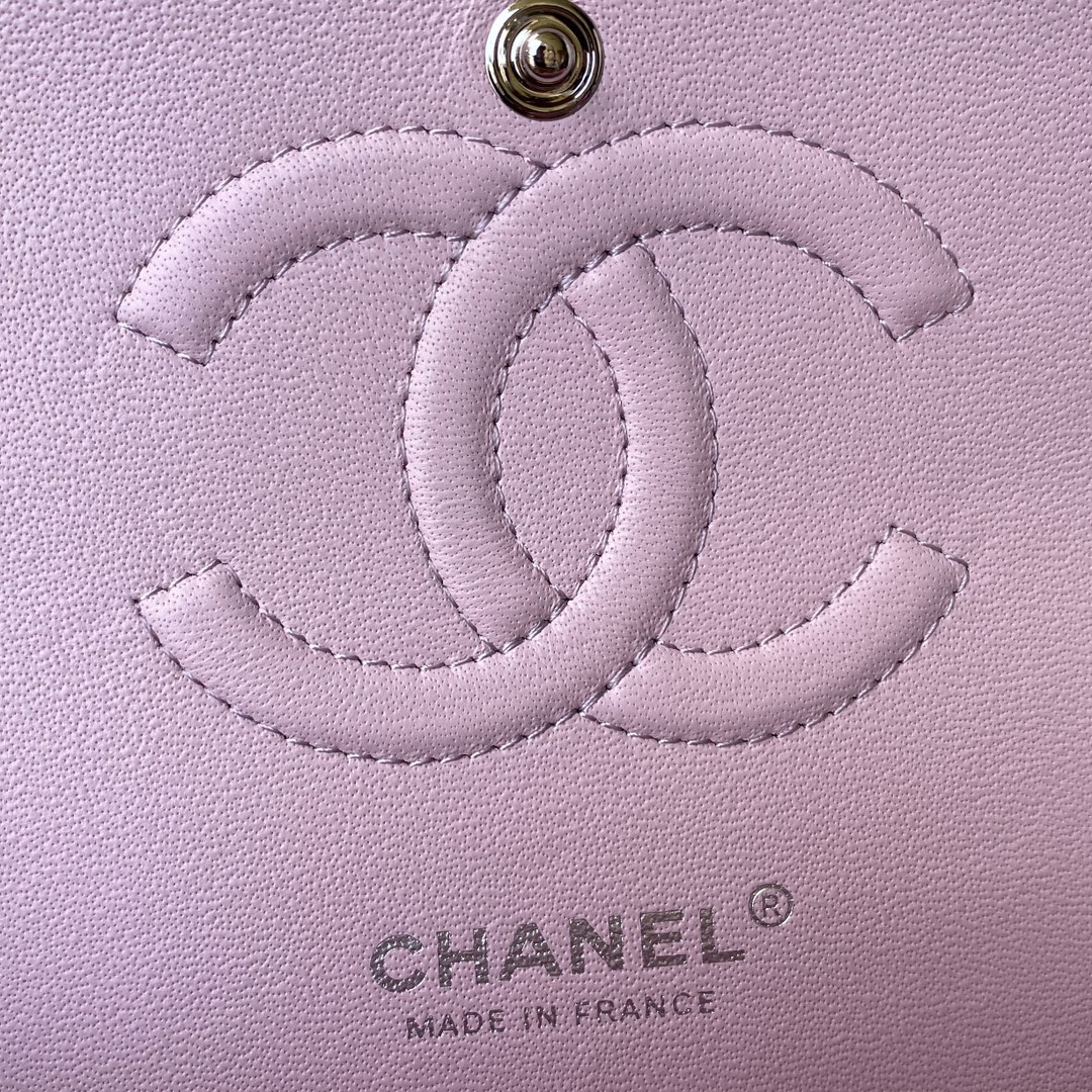 CHANEL Small Classic HandbagRef. A01113 B15532 NU932