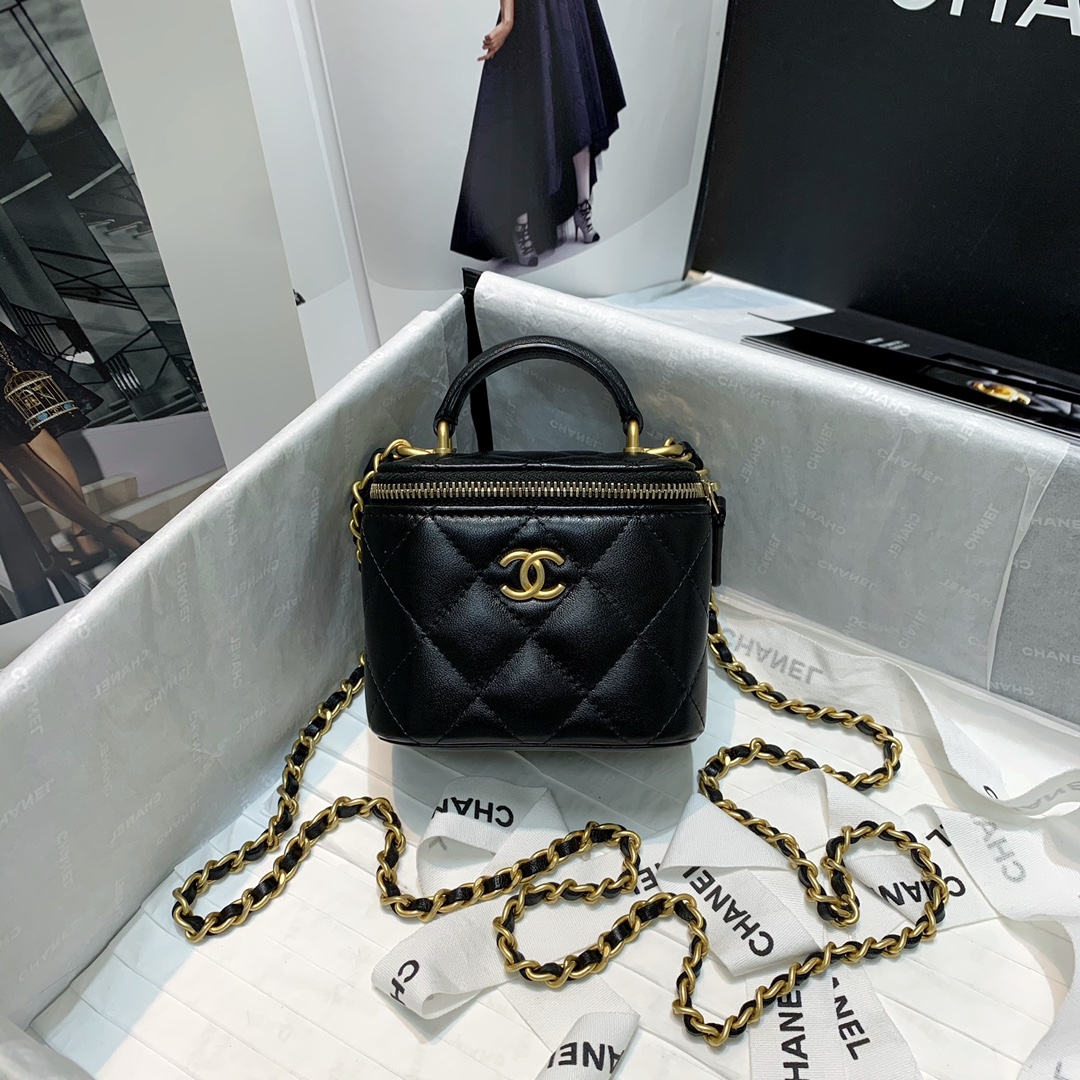 Chanel 22A Vanity Case Lampskin