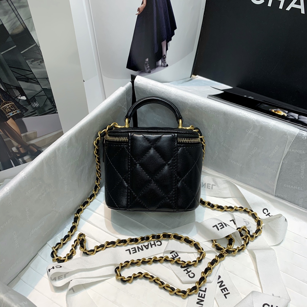 Chanel 22A Vanity Case Lampskin