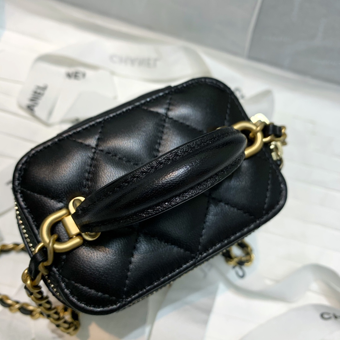 Chanel 22A Vanity Case Lampskin