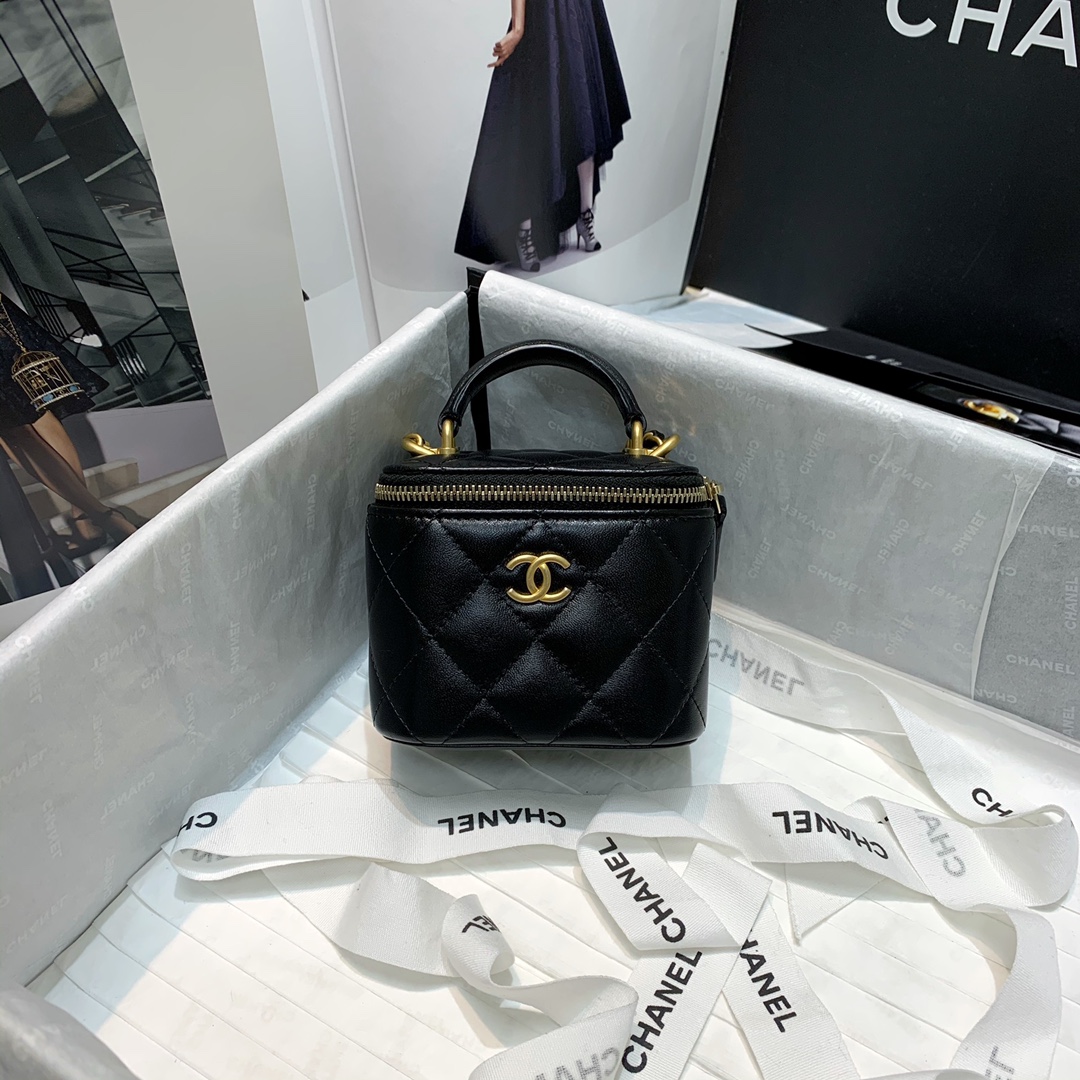 Chanel 22A Vanity Case Lampskin