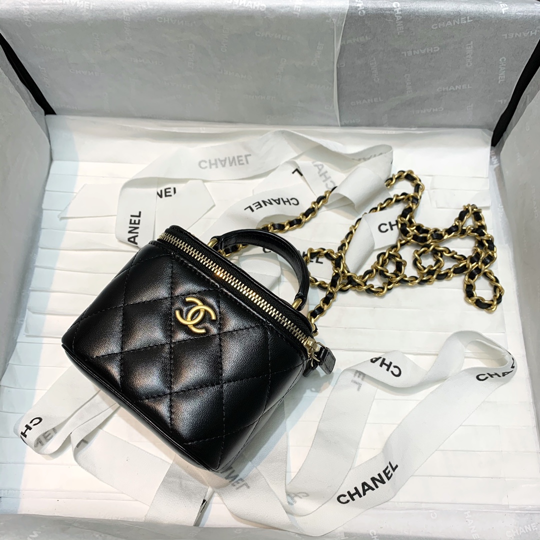 Chanel 22A Vanity Case Lampskin