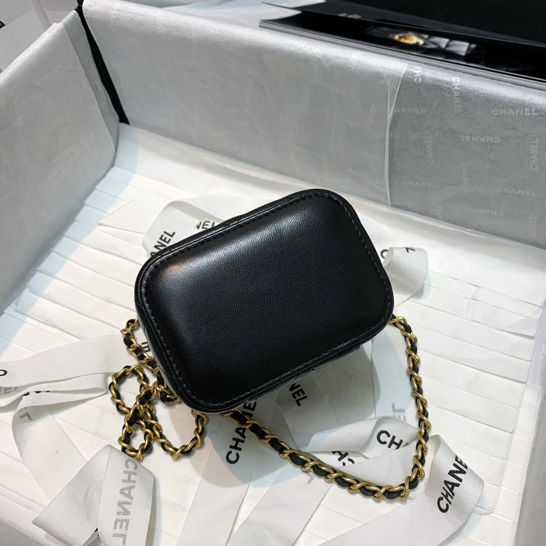 Chanel 22A Vanity Case Lampskin