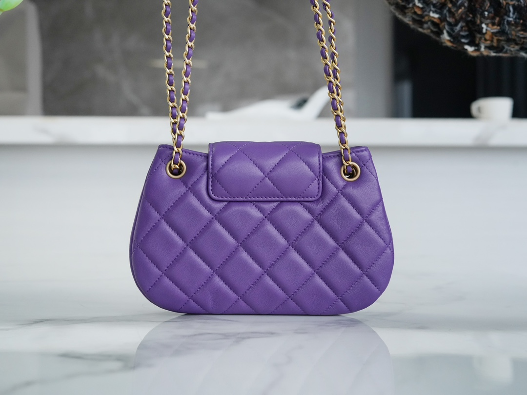 CHANEL Small Messenger BagRef. AS4609 B15010 NS840