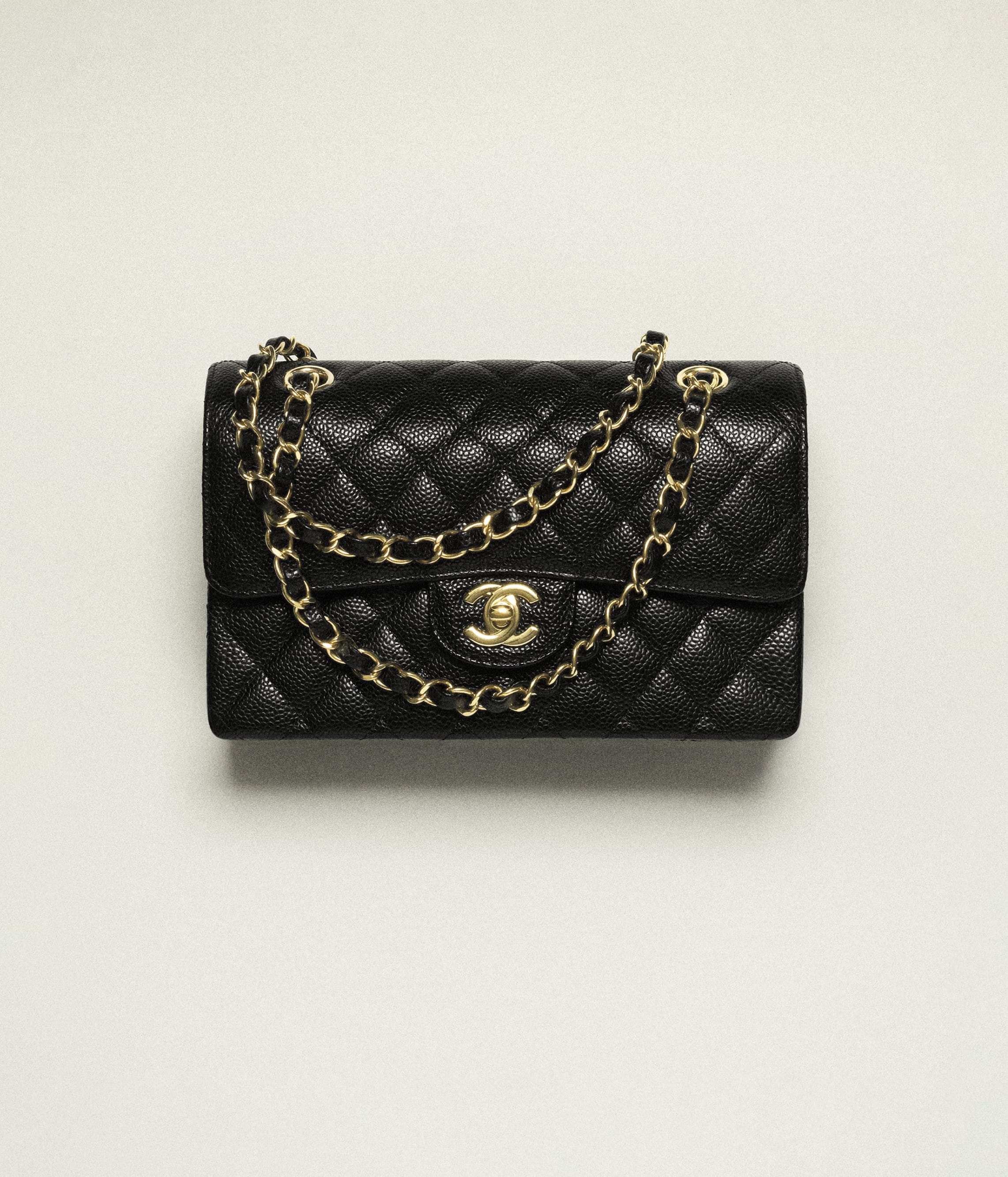 CHANEL Small Classic HandbagRef. A01113 Y01864 C3906