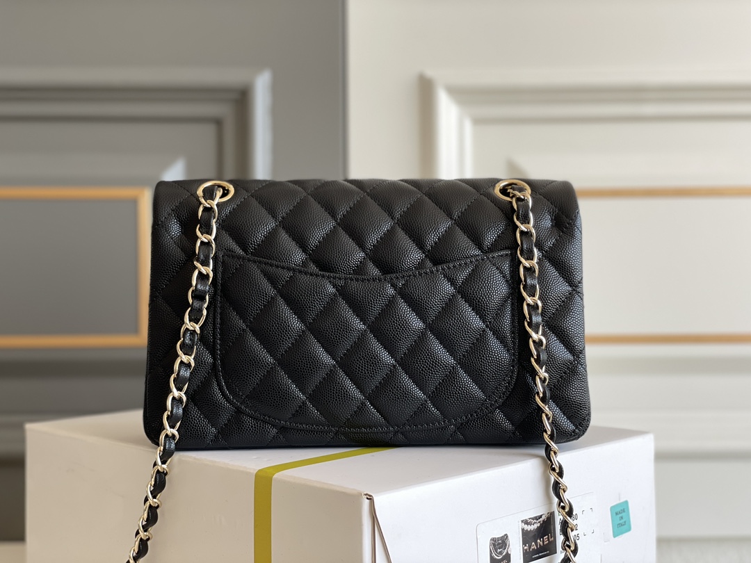 CHANEL Small Classic HandbagRef. A01113 Y01864 C3906