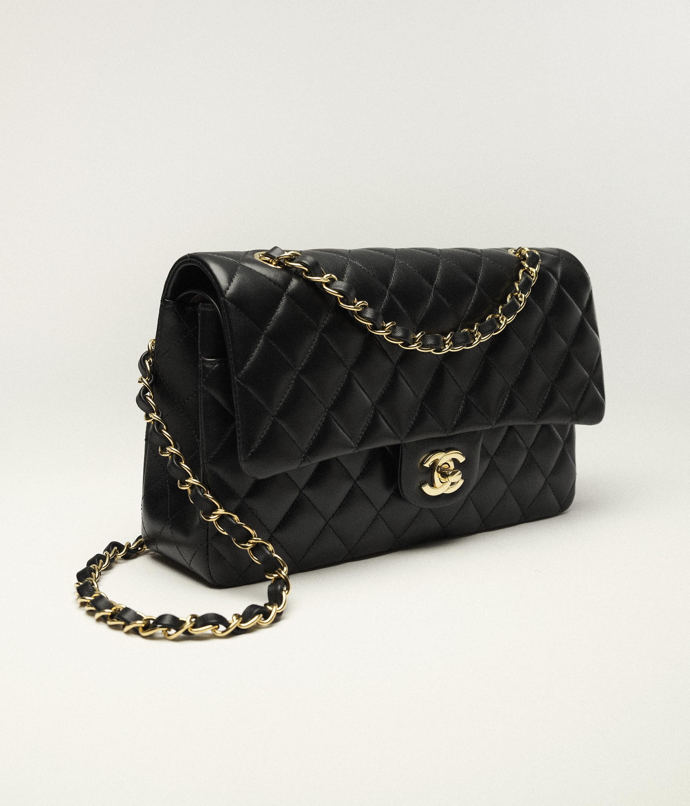 CHANEL Classic 11.12 HandbagRef. A01112 Y01295 94305