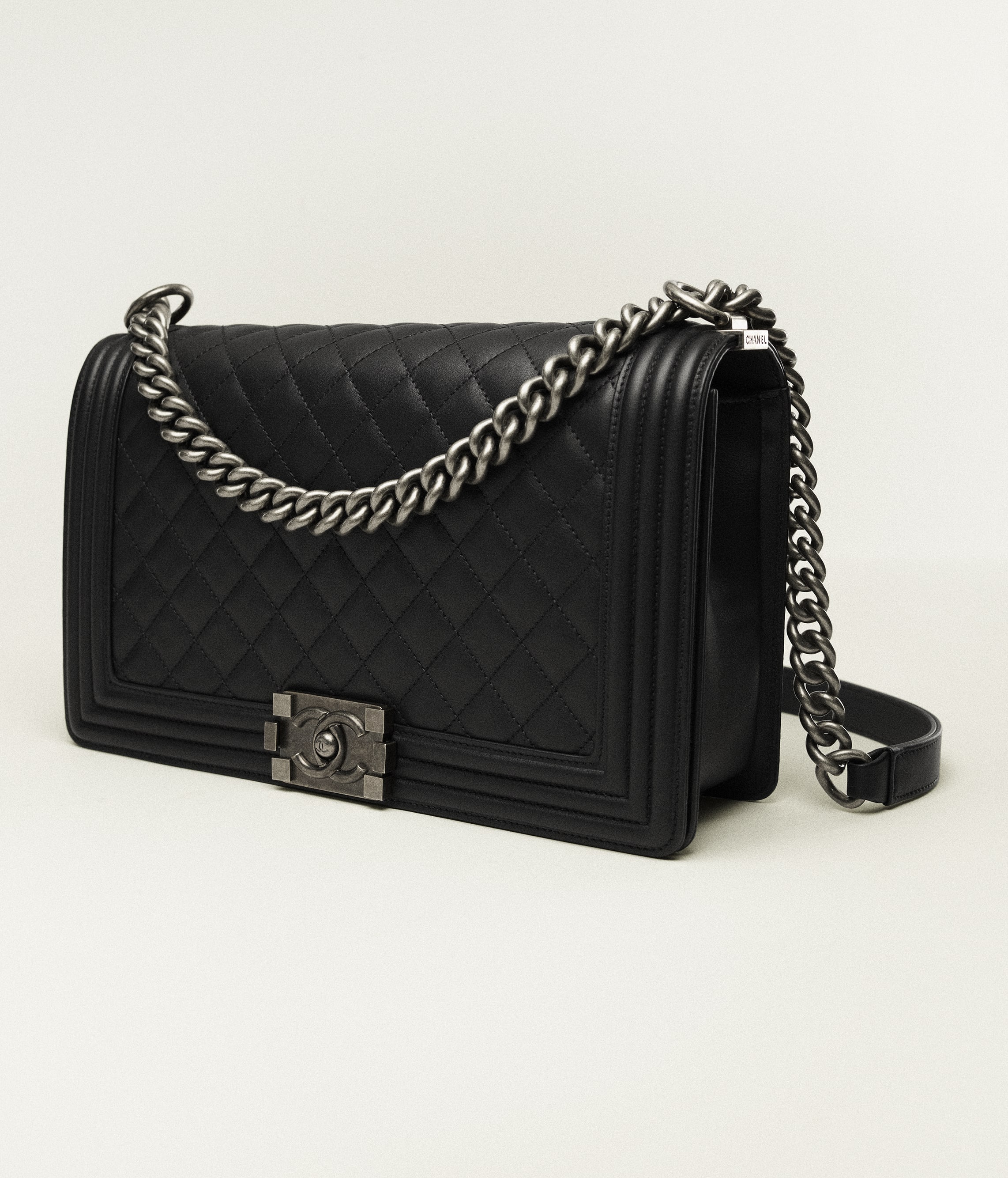 CHANEL Large BOY  HandbagRef. A92193 Y09953 94305