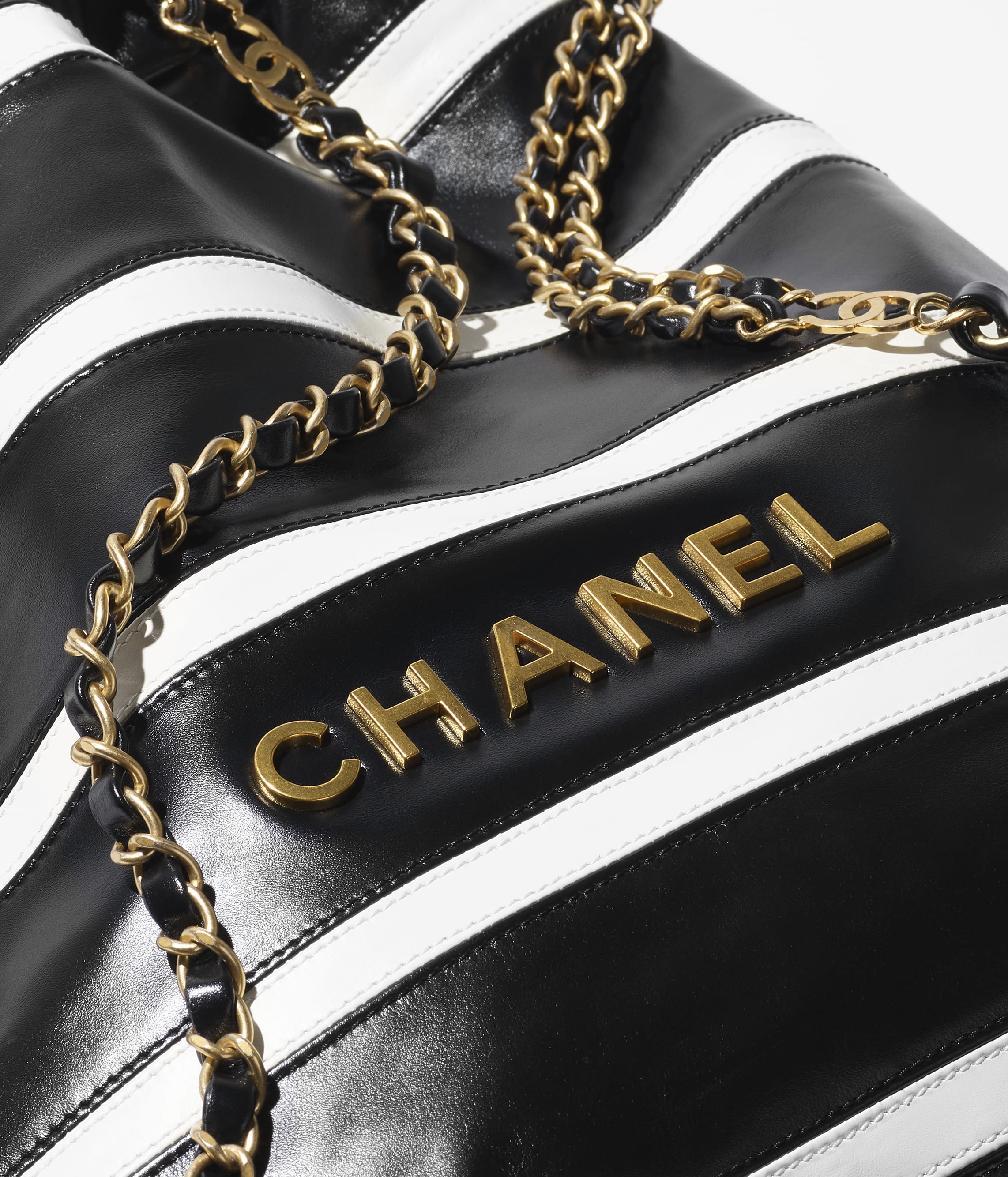 CHANEL 22 BackpackRef. AS3859 B16652 NY077