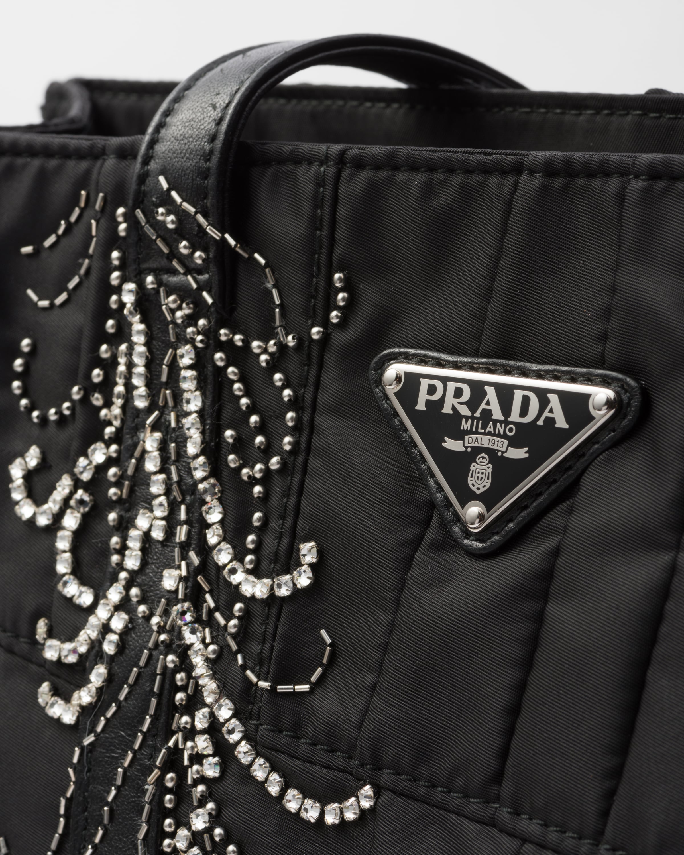 PRADA Medium Re-Nylon patchwork tote bag with embroidery 1BG459_2CZM_F0002_V_OO2