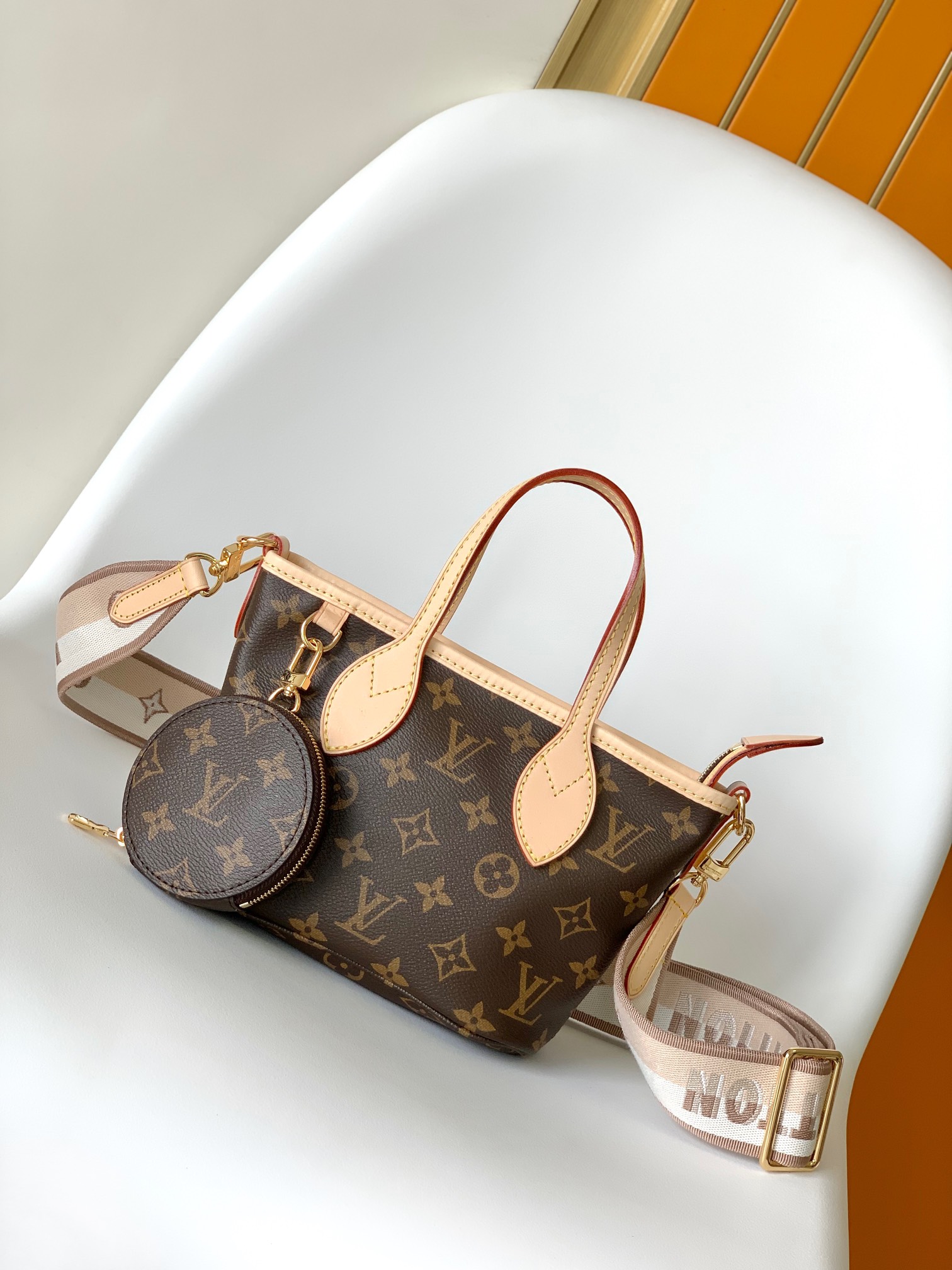 Louis Vuitton M46705 Neverfull BB