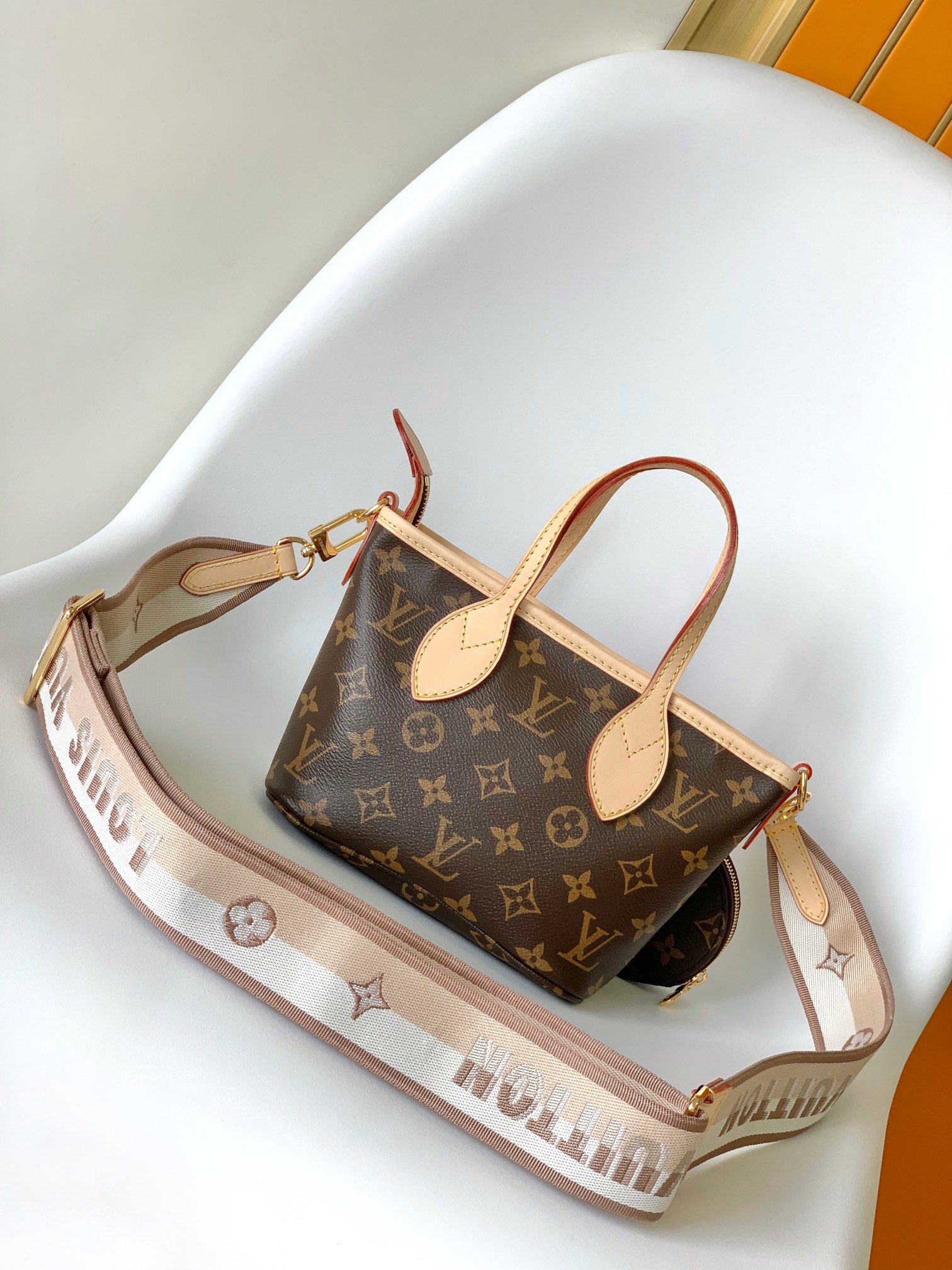 Louis Vuitton M46705 Neverfull BB