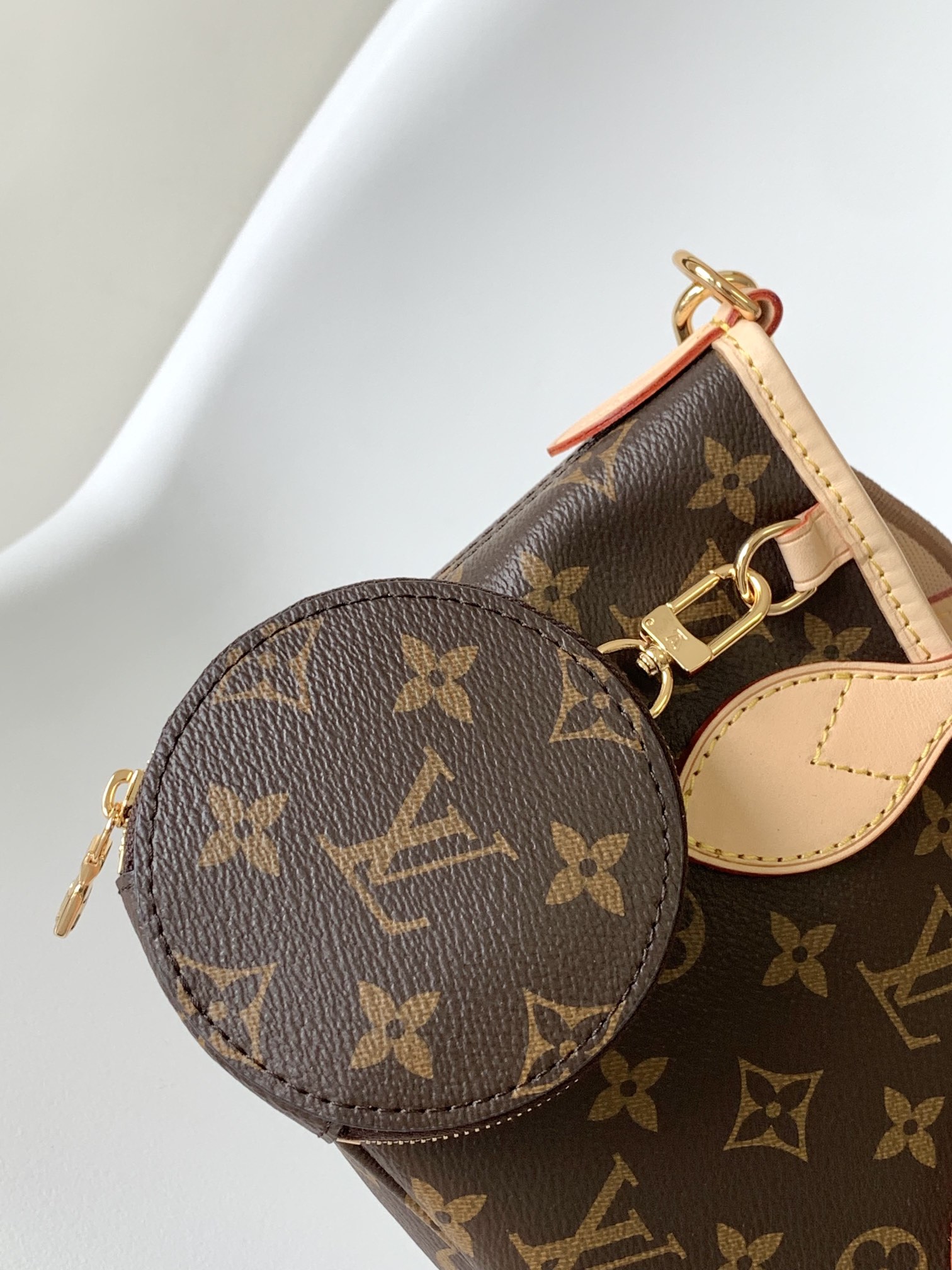 Louis Vuitton M46705 Neverfull BB