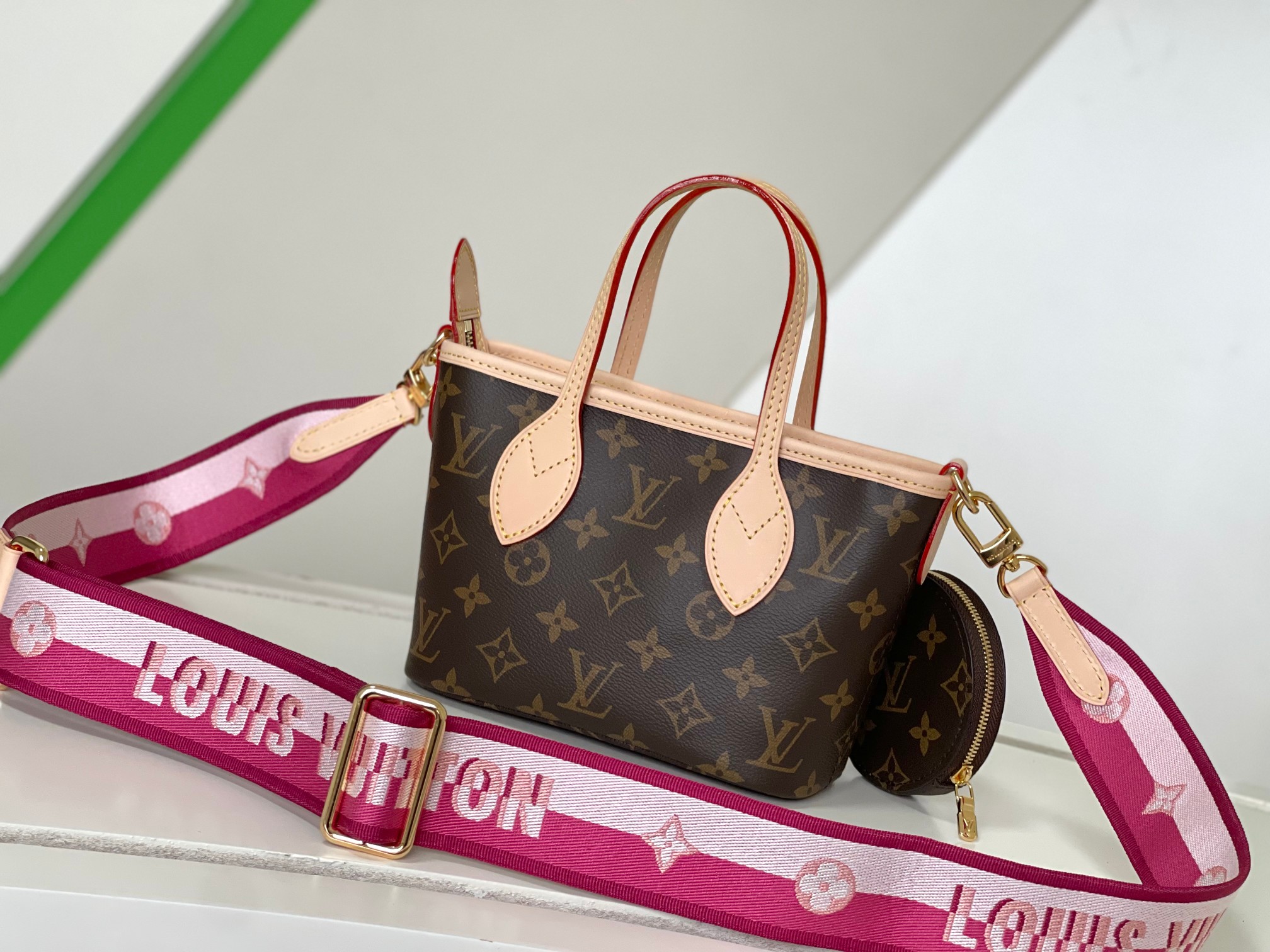 Louis Vuitton M46786 Neverfull BB (2)