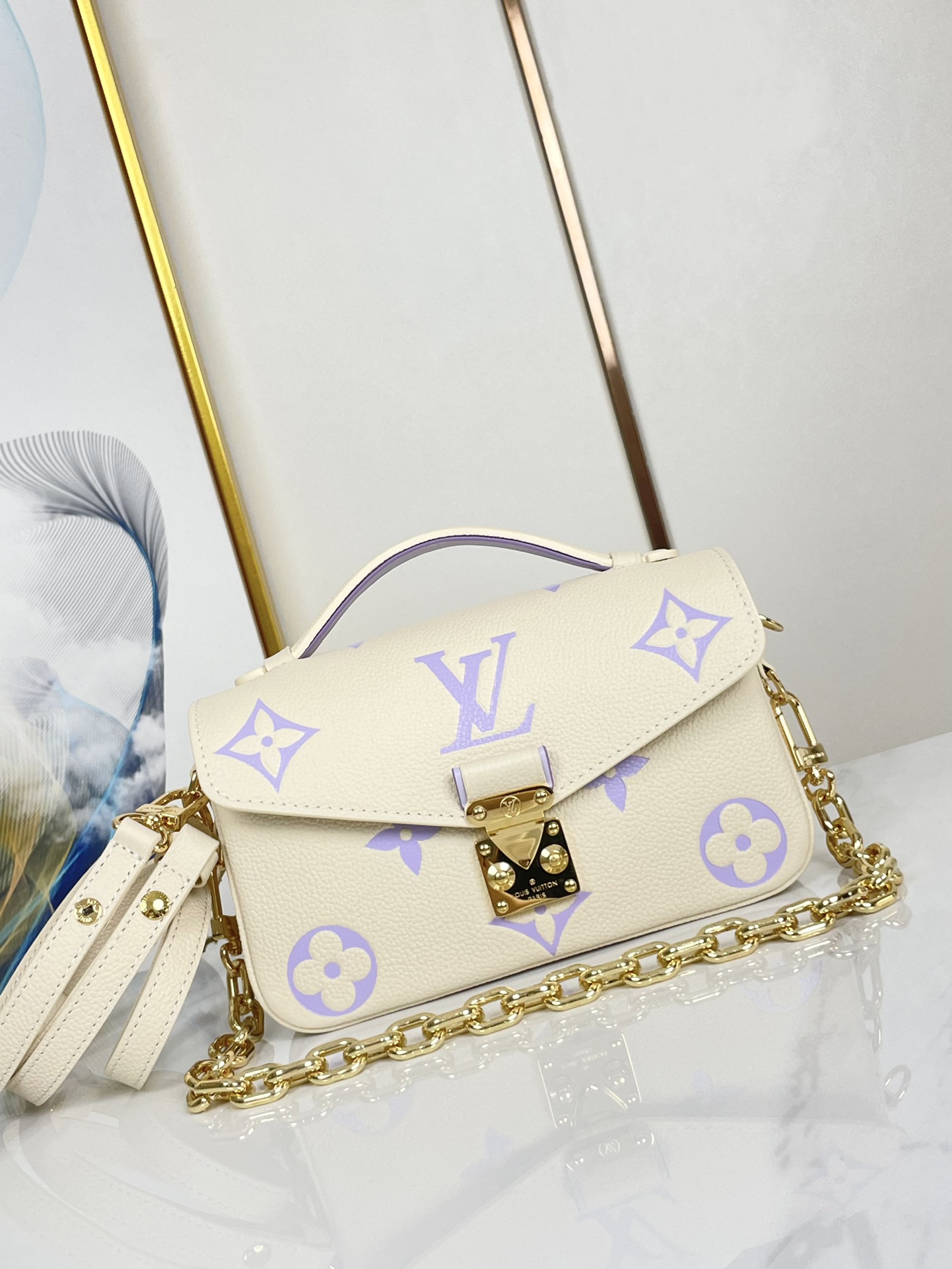 Louis Vuitton M23940 Pochette Métis East West (2)