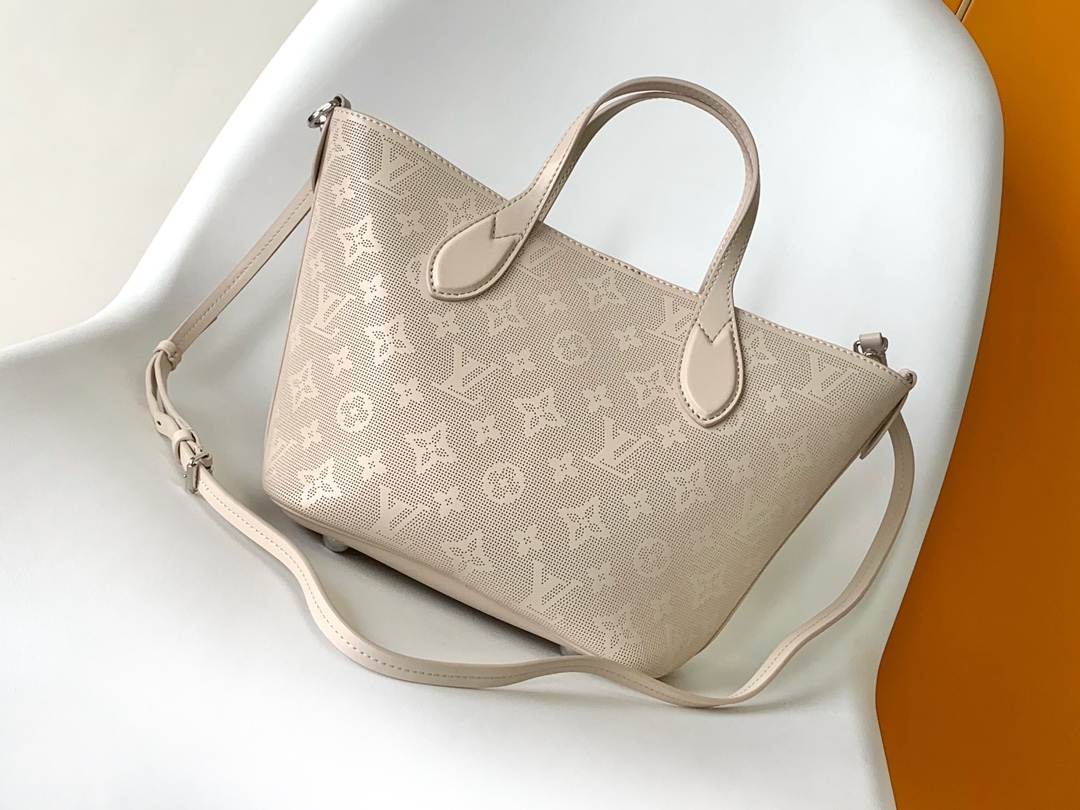 Louis Vuitton M24562 Blossom PM (2)