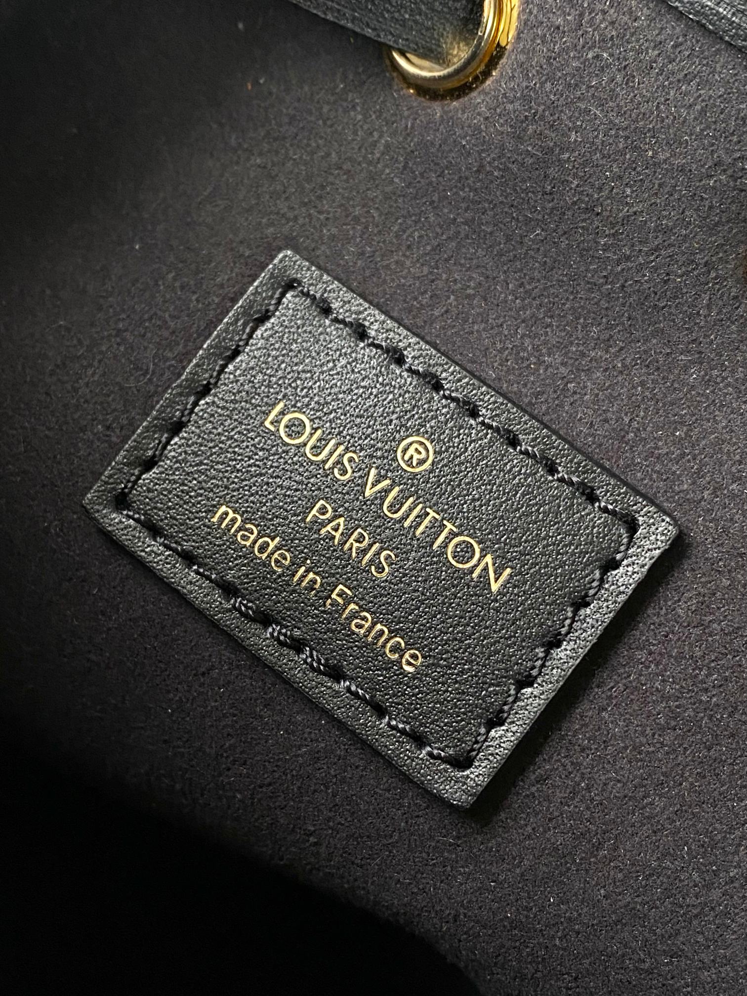 Louis Vuitton M83480 Canoé