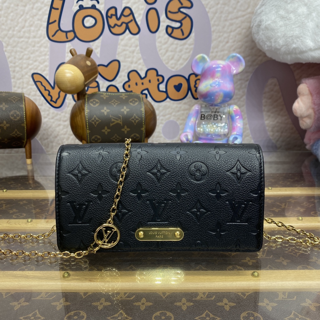 Louis Vuitton M46919 Wallet On Chain Lily