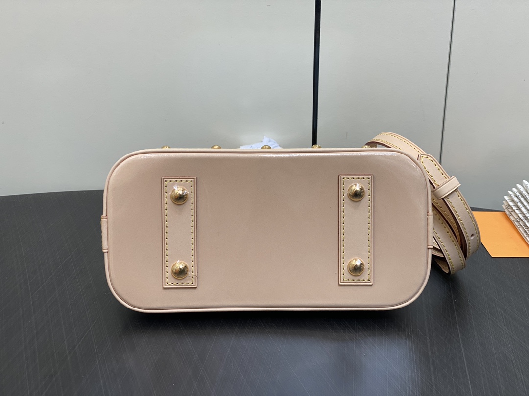 Louis Vuitton M24062 Alma BB (2)