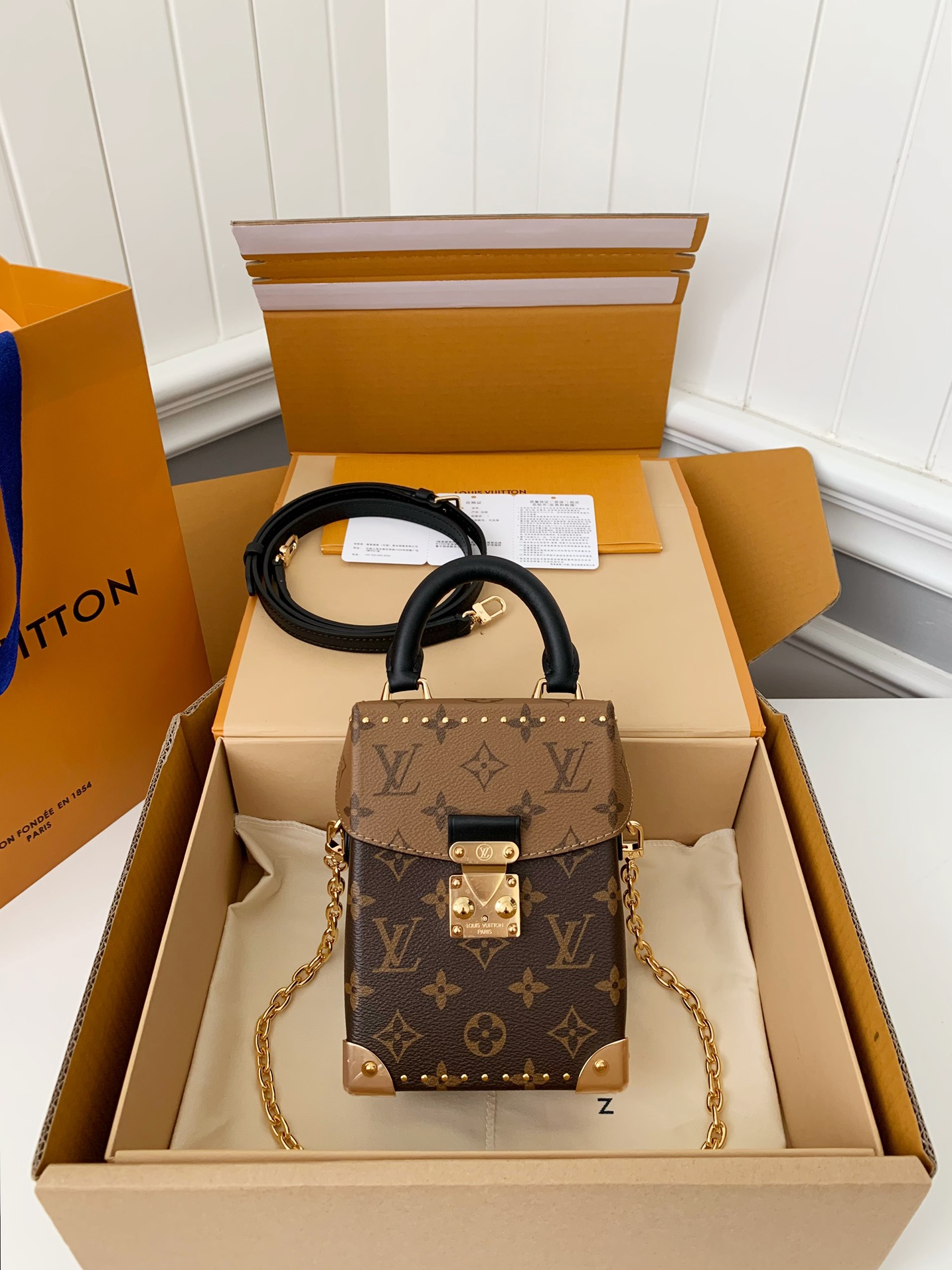 Louis Vuitton M82465 Camera Box