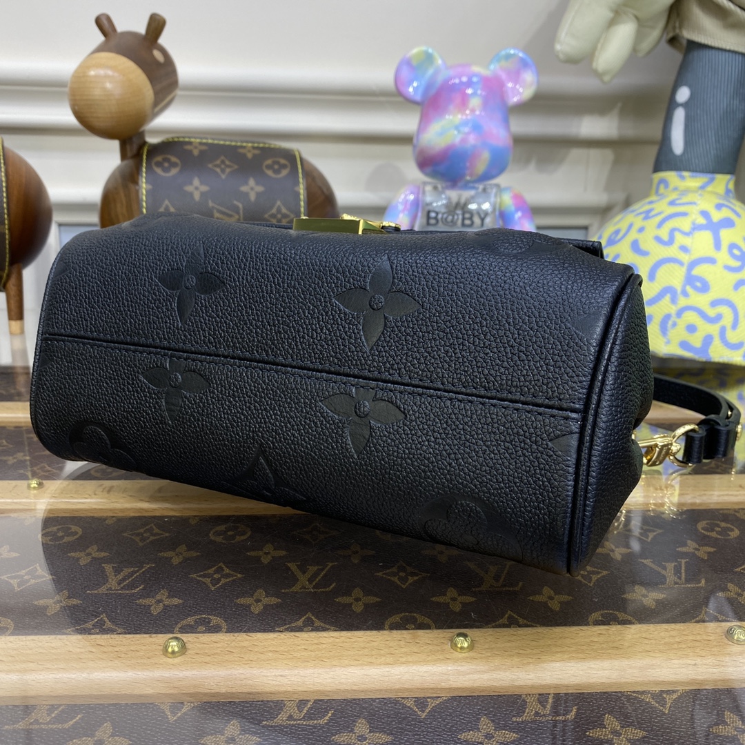 Louis Vuitton M45813 Favorite