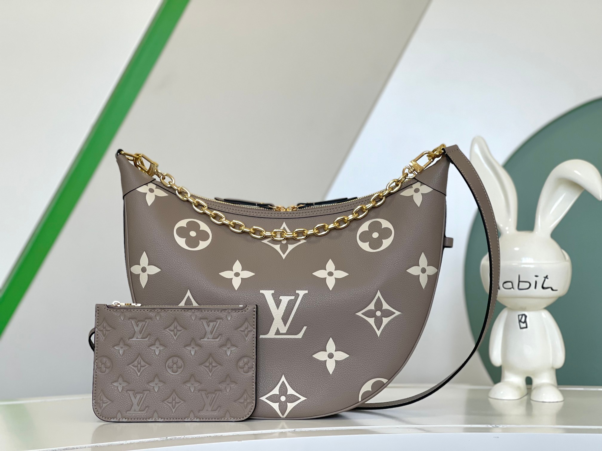 Louis Vuitton M46738 Loop Hobo