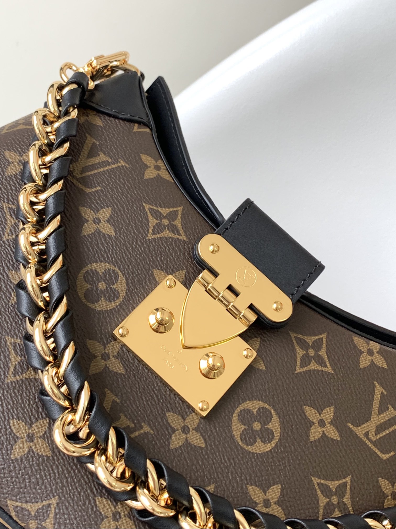 Louis Vuitton M46659 LV Twinny