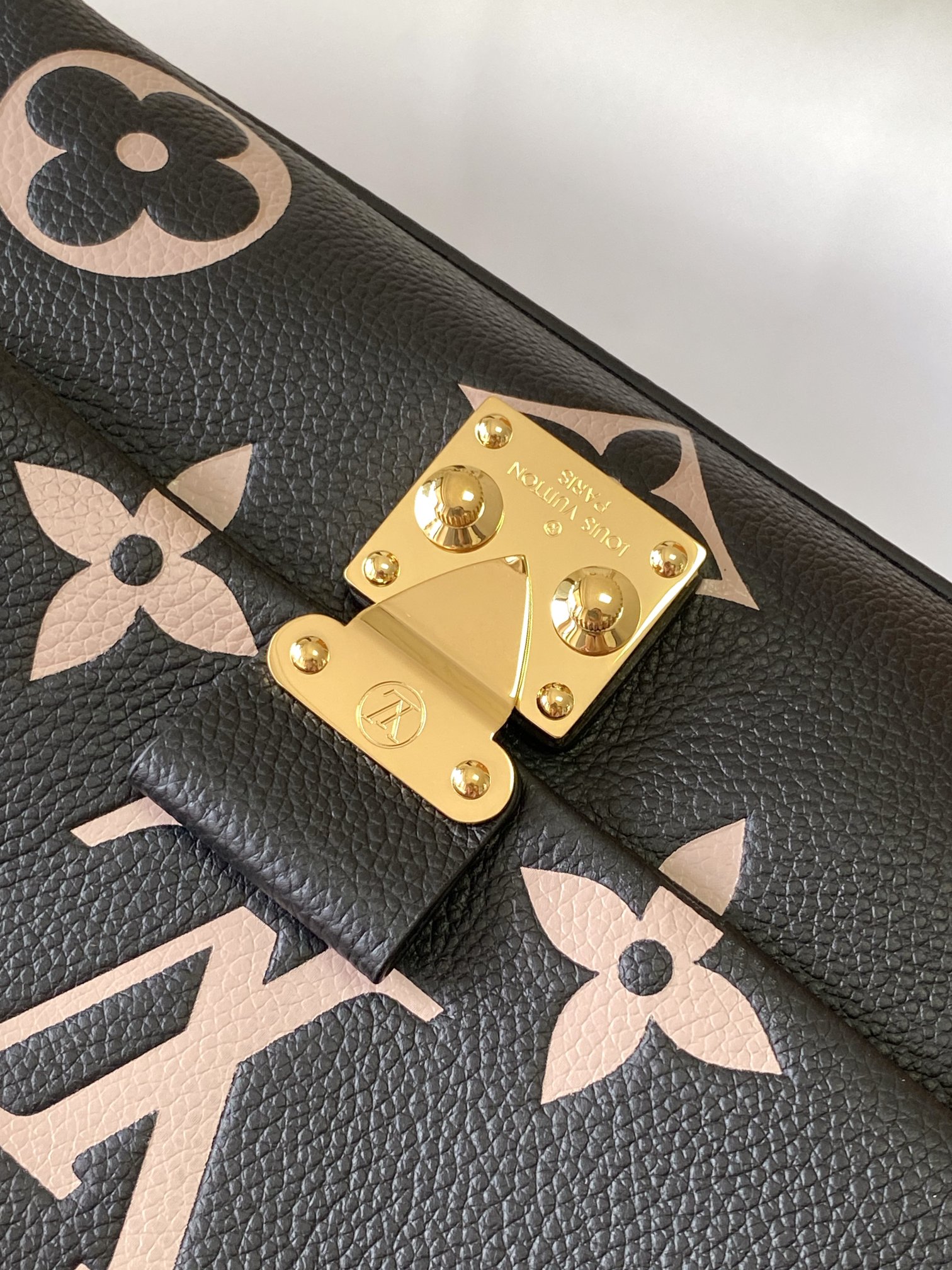 Louis Vuitton M45978 Madeleine BB (2)