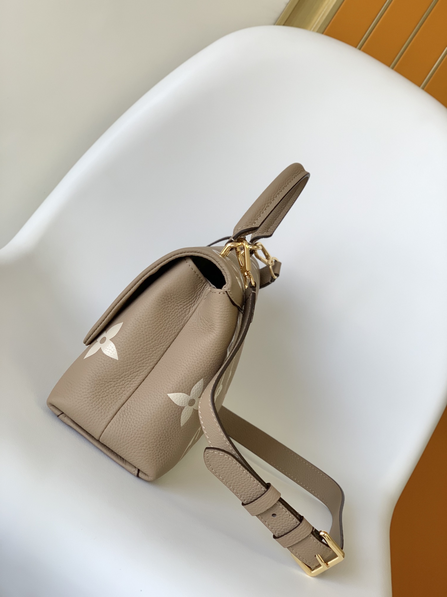 Louis Vuitton M46041 Madeleine MM (2)