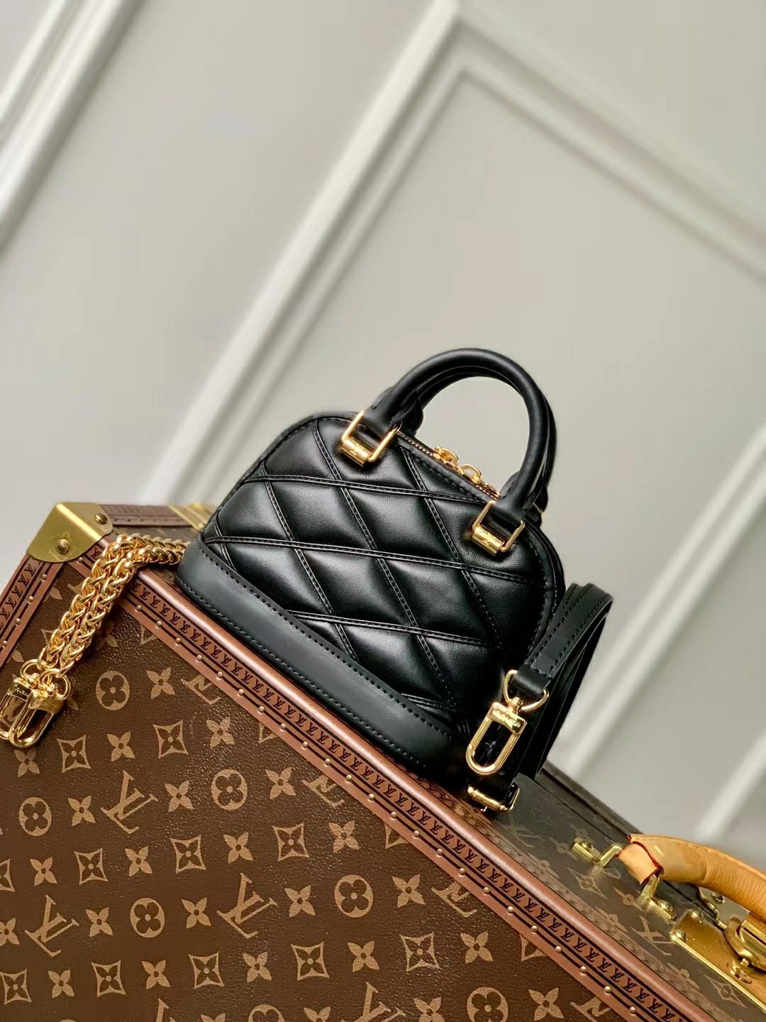 Louis Vuitton M83048 Nano Alma (5)