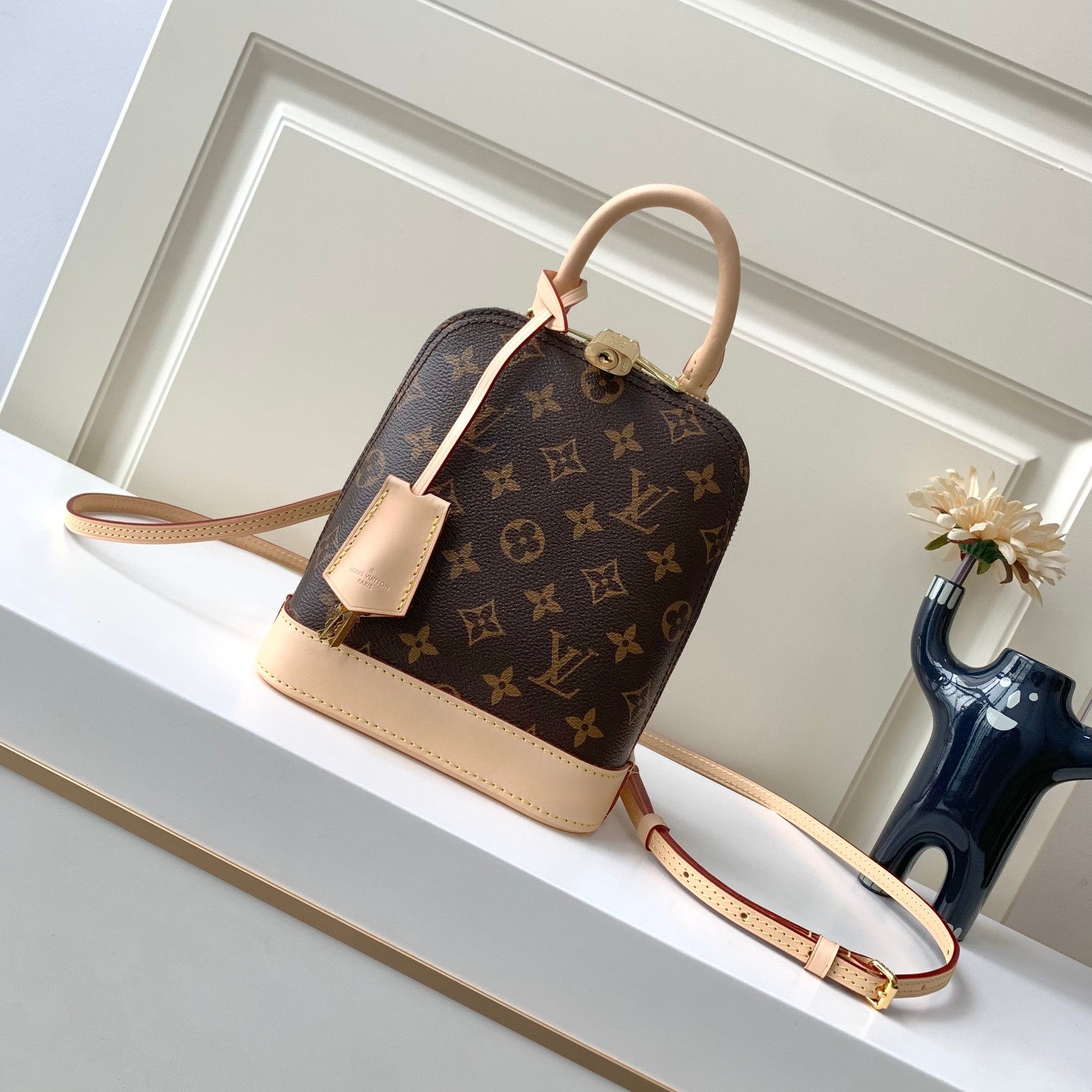 Louis Vuitton M47132 Alma Backpack