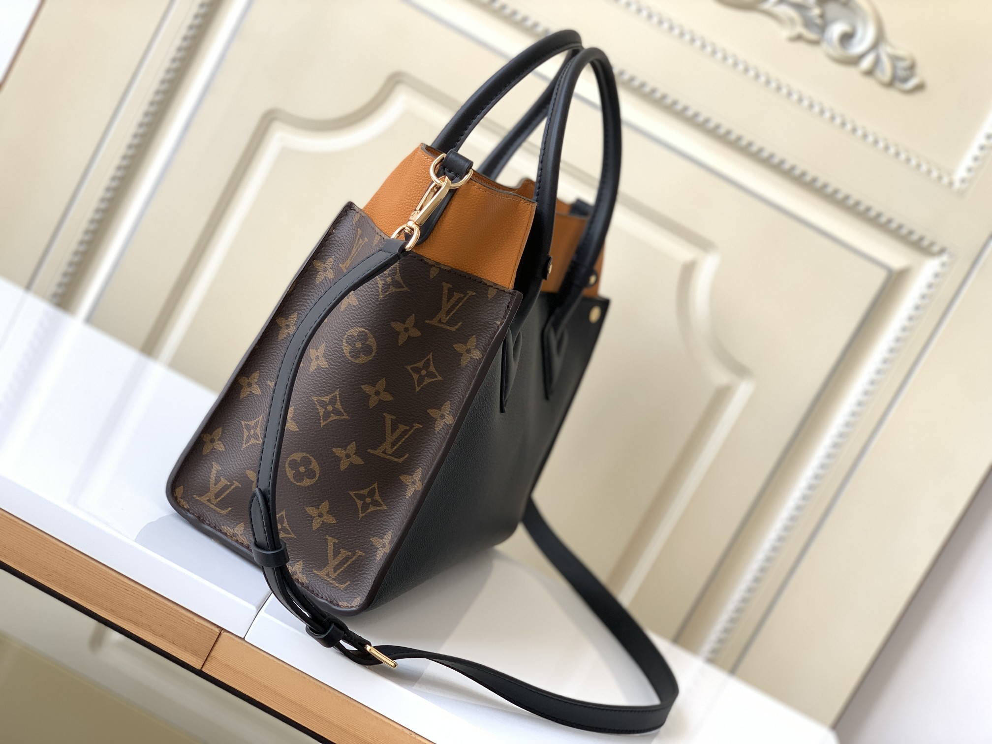 Louis Vuitton M53823 On My Side MM (3)