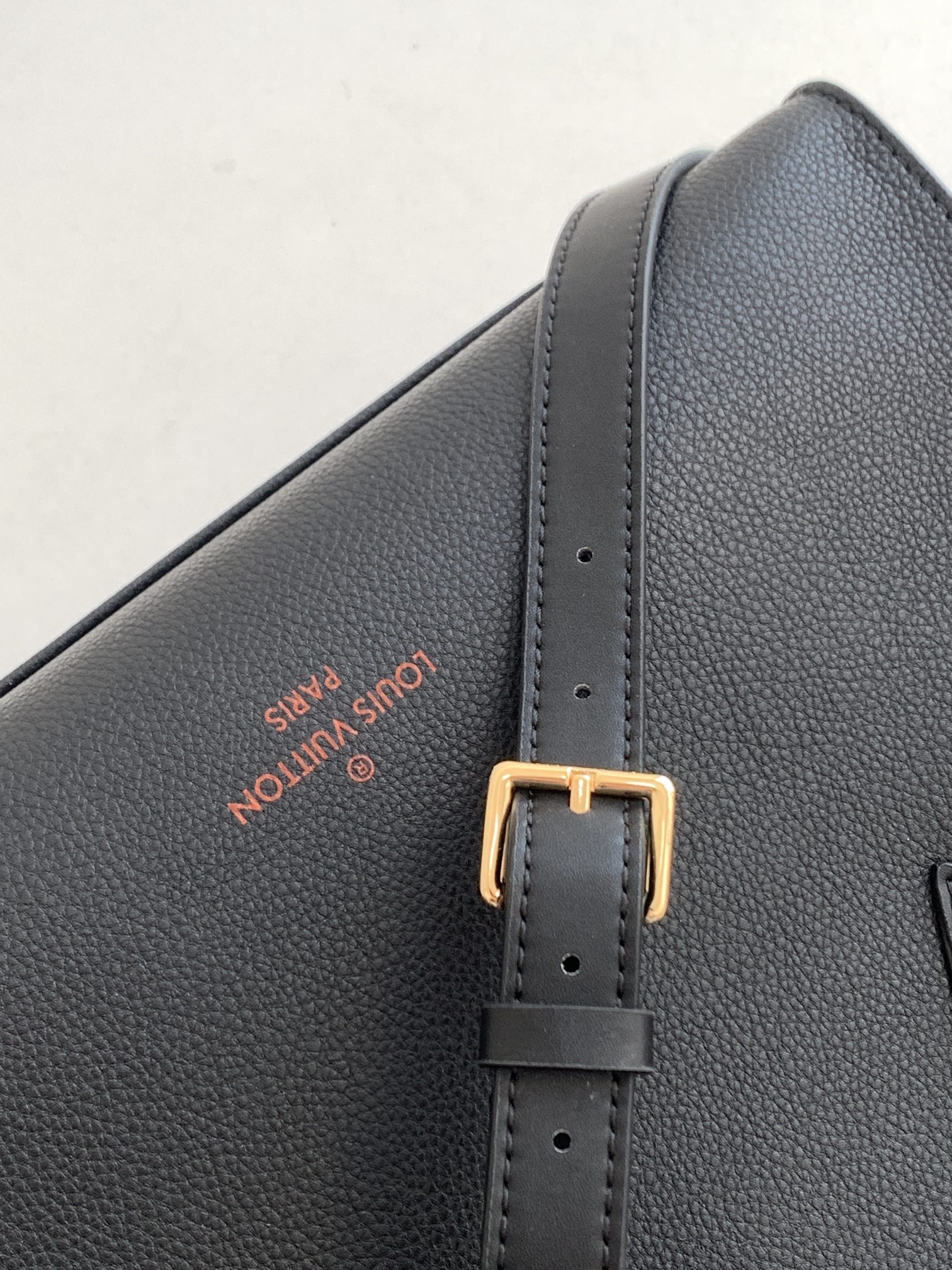 Louis Vuitton M53823 On My Side MM (3)