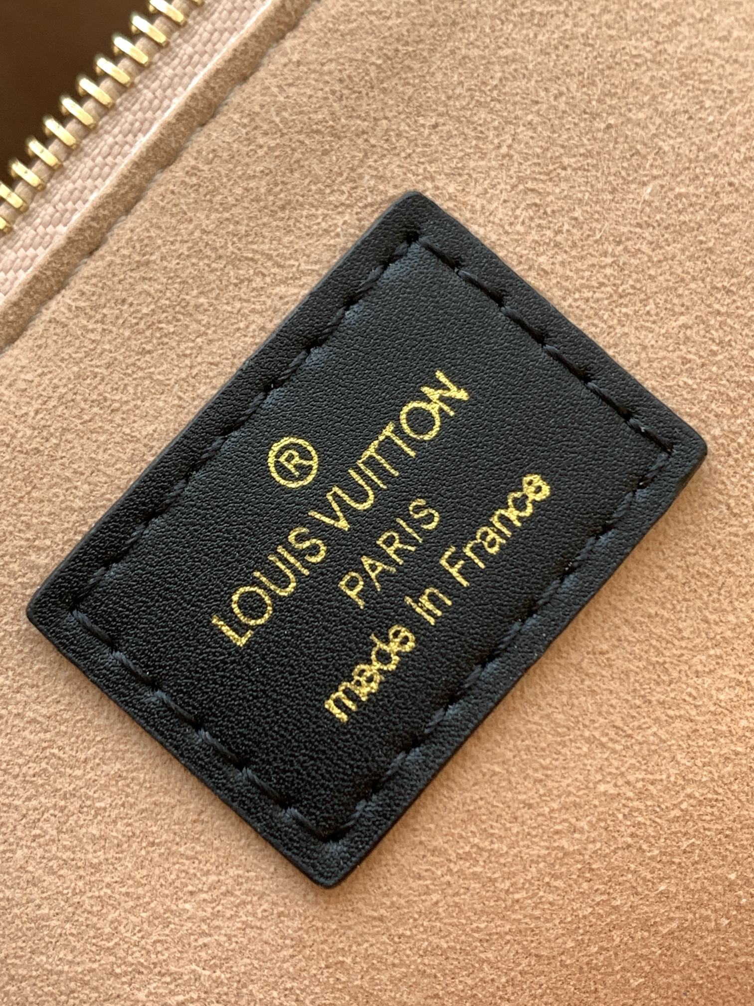 Louis Vuitton M53823 On My Side MM (3)